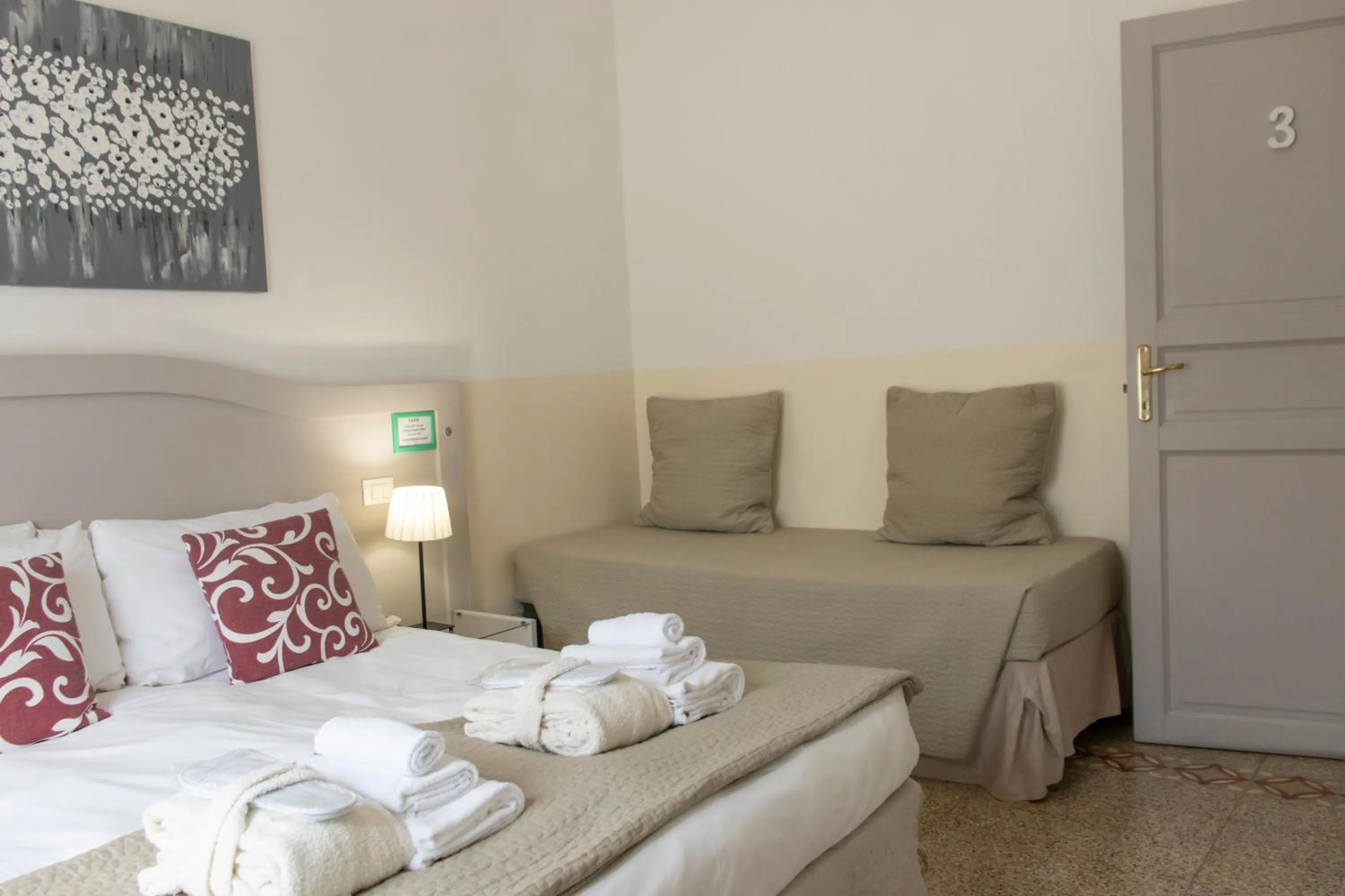 Bed in Biancorèroma B&B