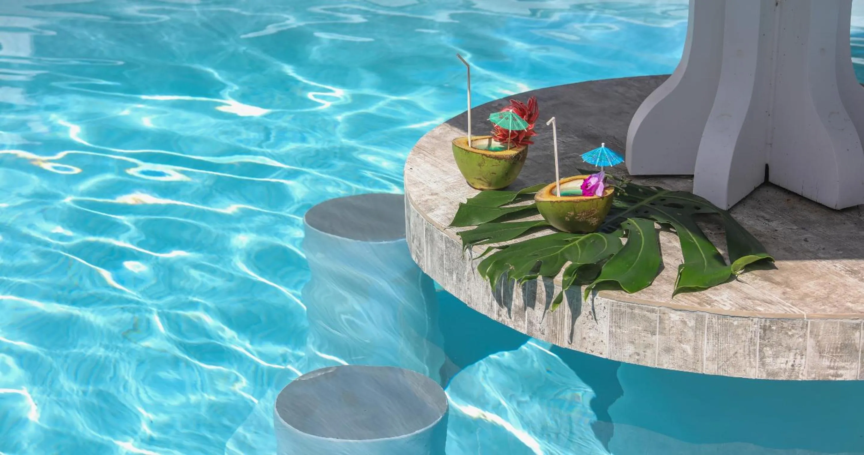 Pool view in LES HAUTS DU CAP