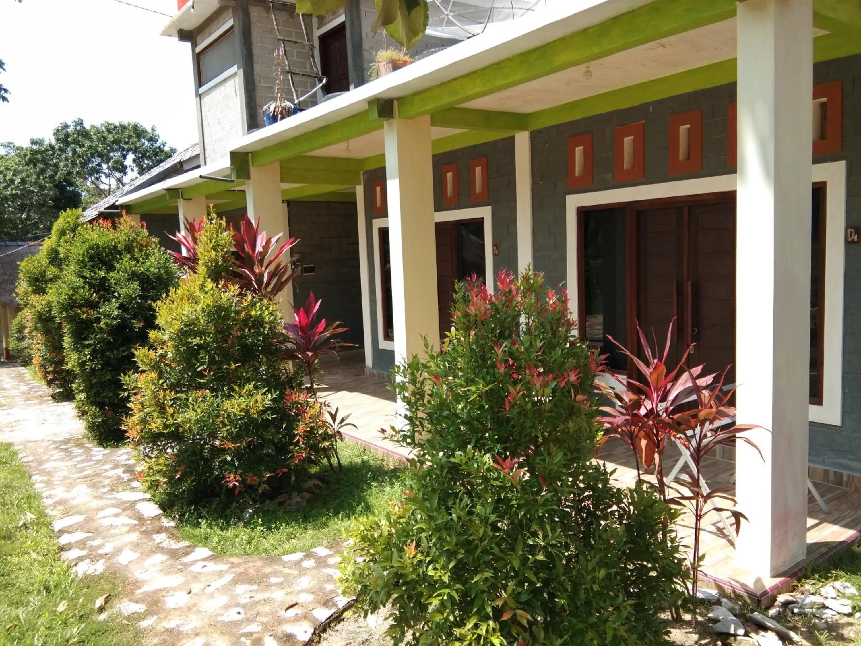 Facade/entrance in Latansa inn