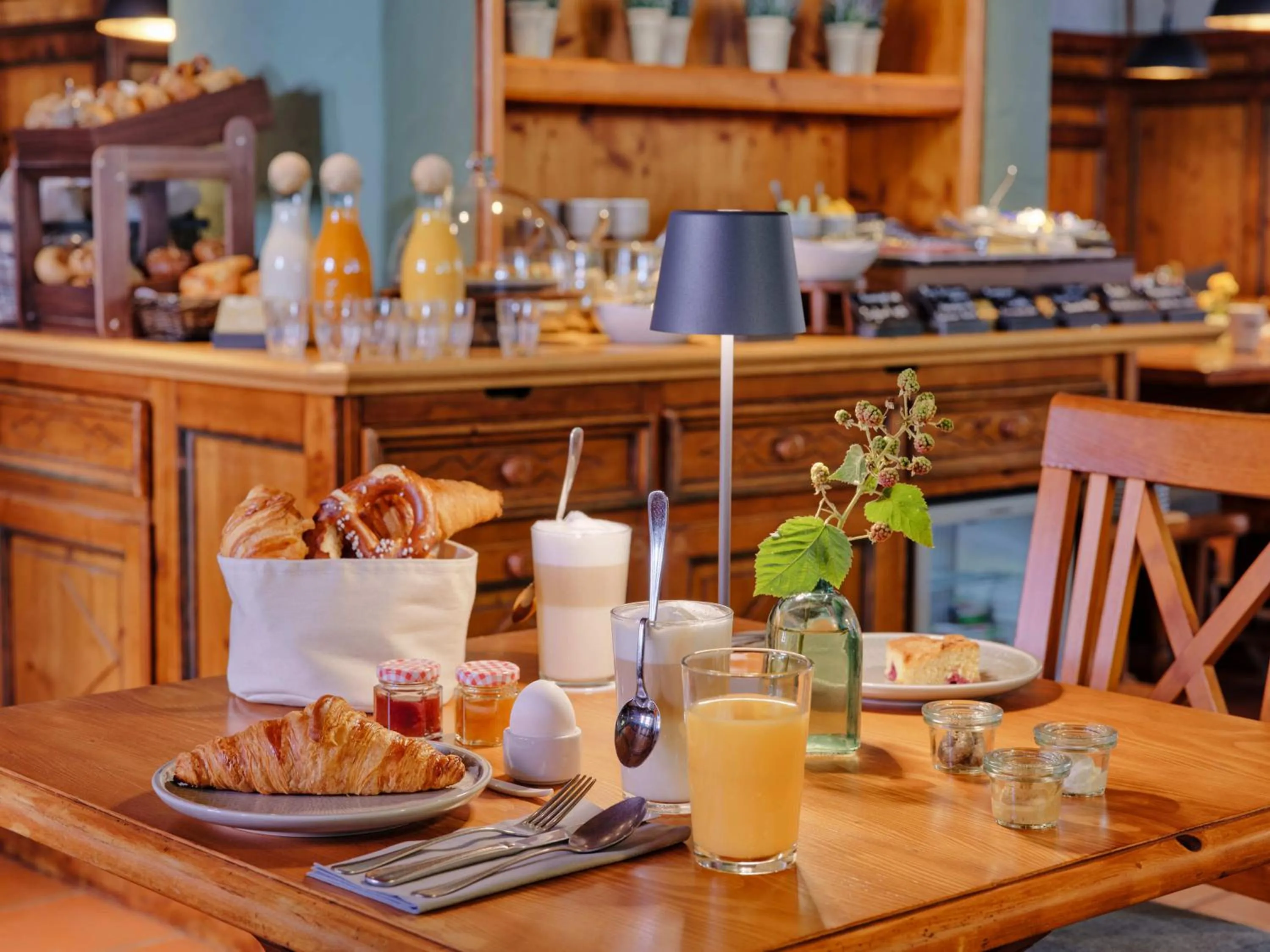 Restaurant/places to eat in Classik Hotel Martinshof, Messe München