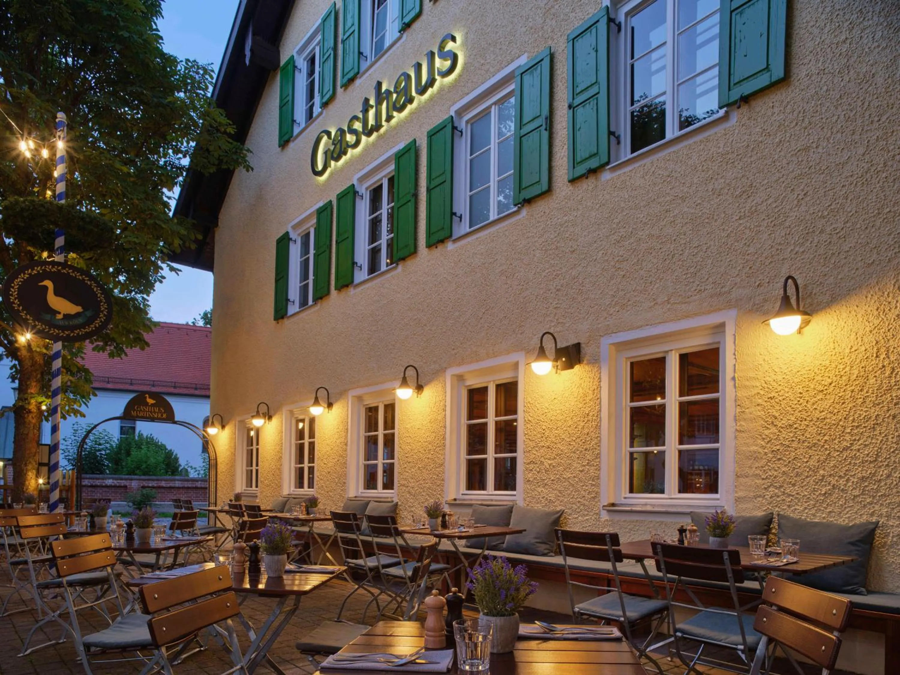 Property building in Classik Hotel Martinshof, Messe München