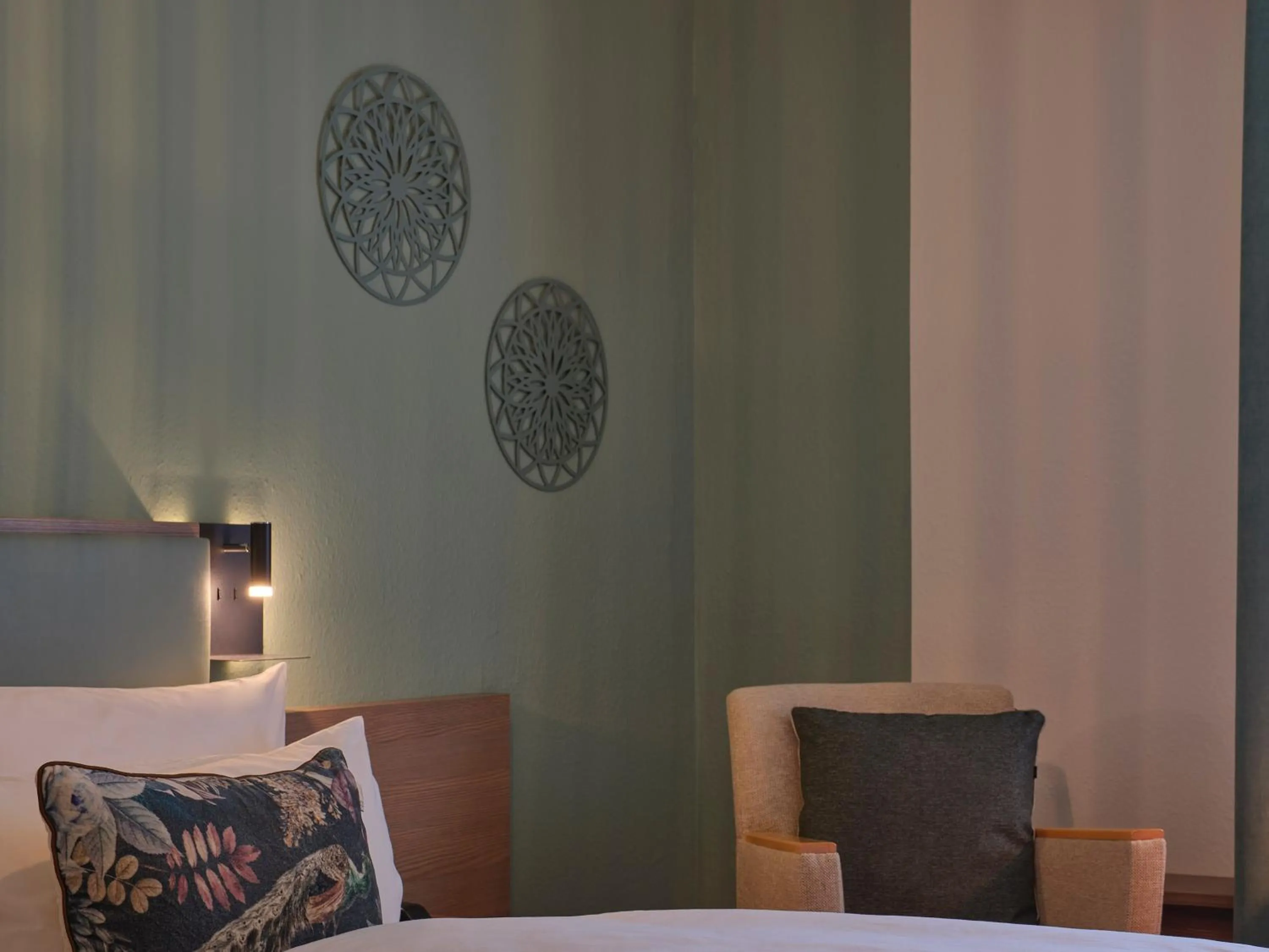 Photo of the whole room, Bed in Classik Hotel Martinshof, Messe München