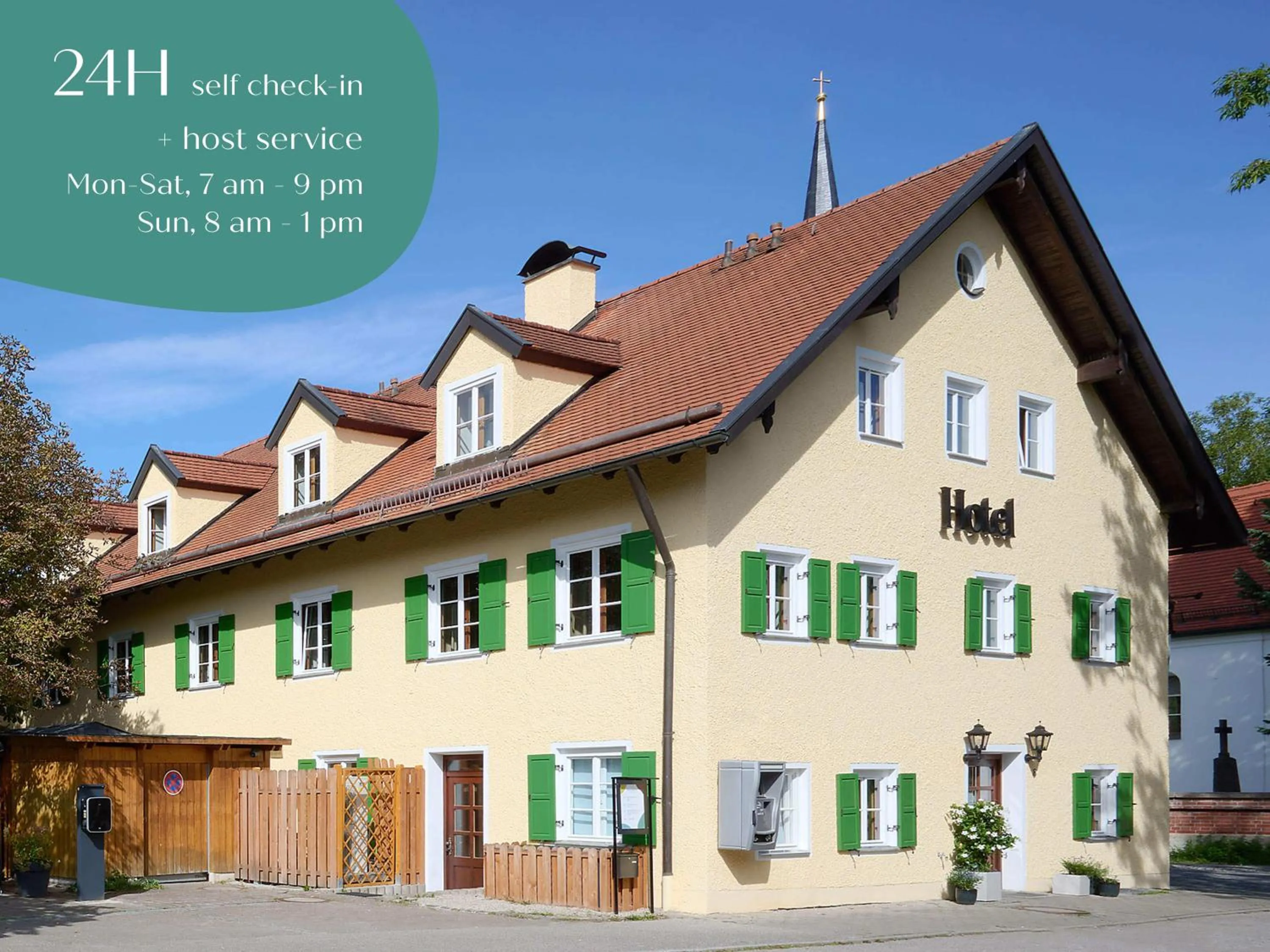 Property building in Classik Hotel Martinshof, Messe München