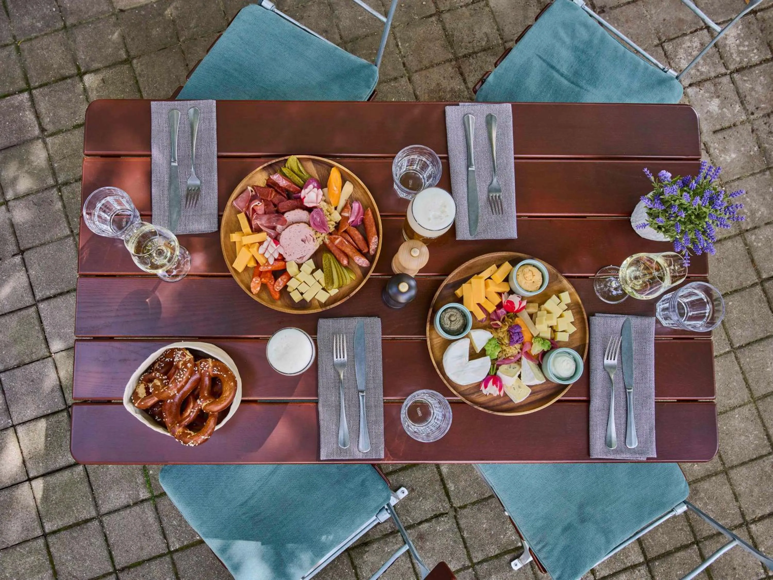 Restaurant/places to eat in Classik Hotel Martinshof, Messe München