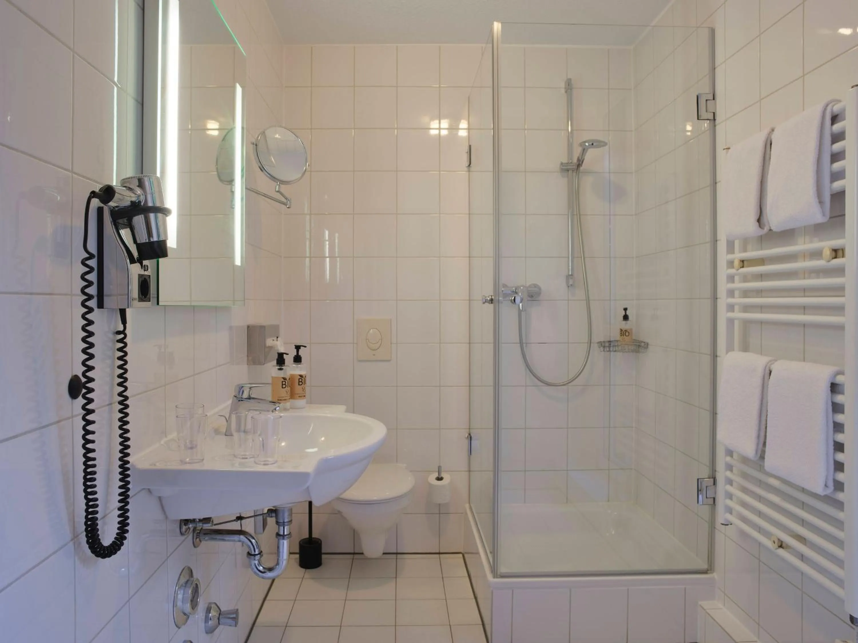 Bathroom in Classik Hotel Martinshof, Messe München