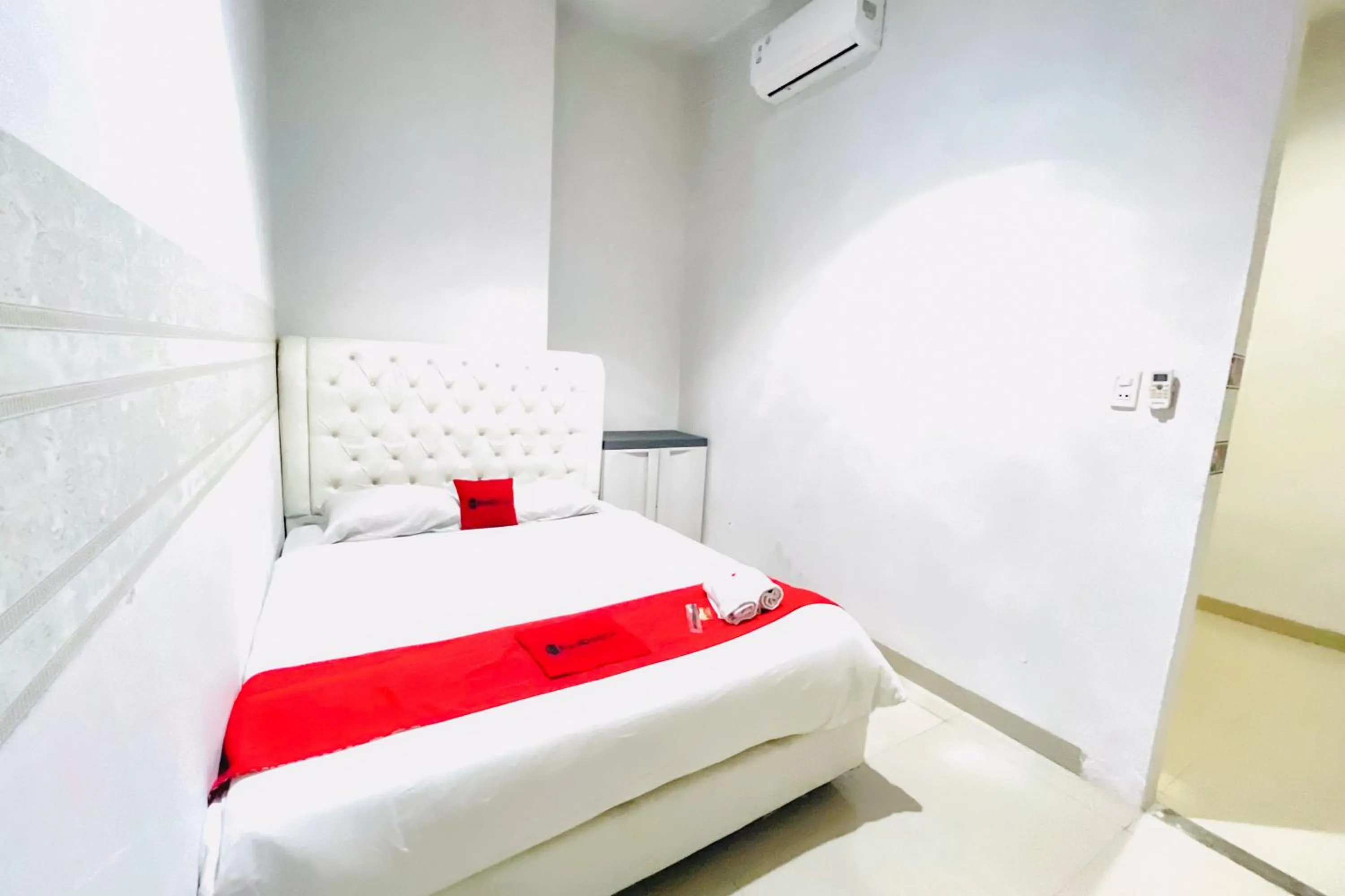 Bedroom, Bed in RedDoorz at STM Suite Medan Amplas