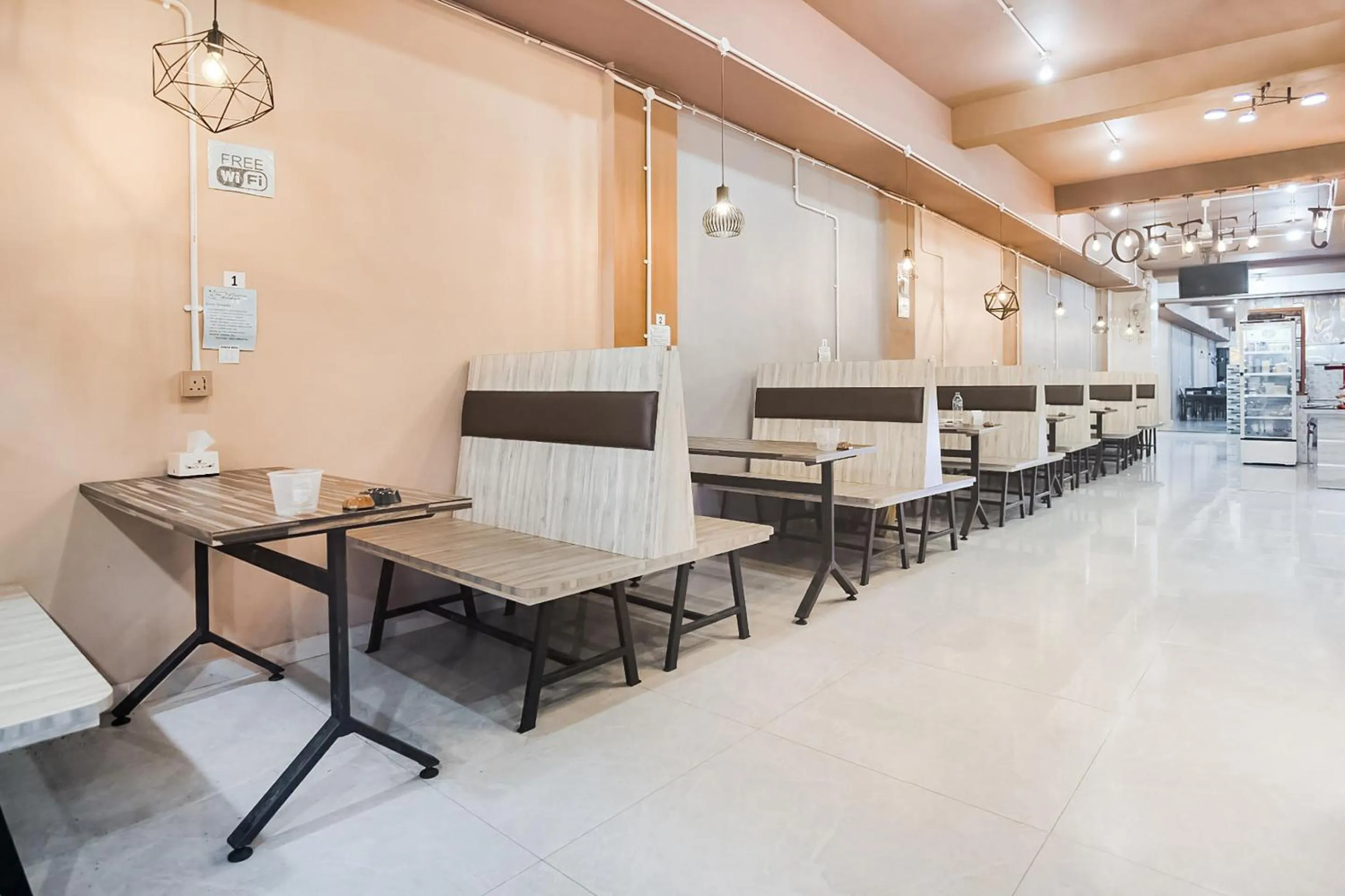 Restaurant/places to eat in OYO 3212 Coffee Jodoh Homestay