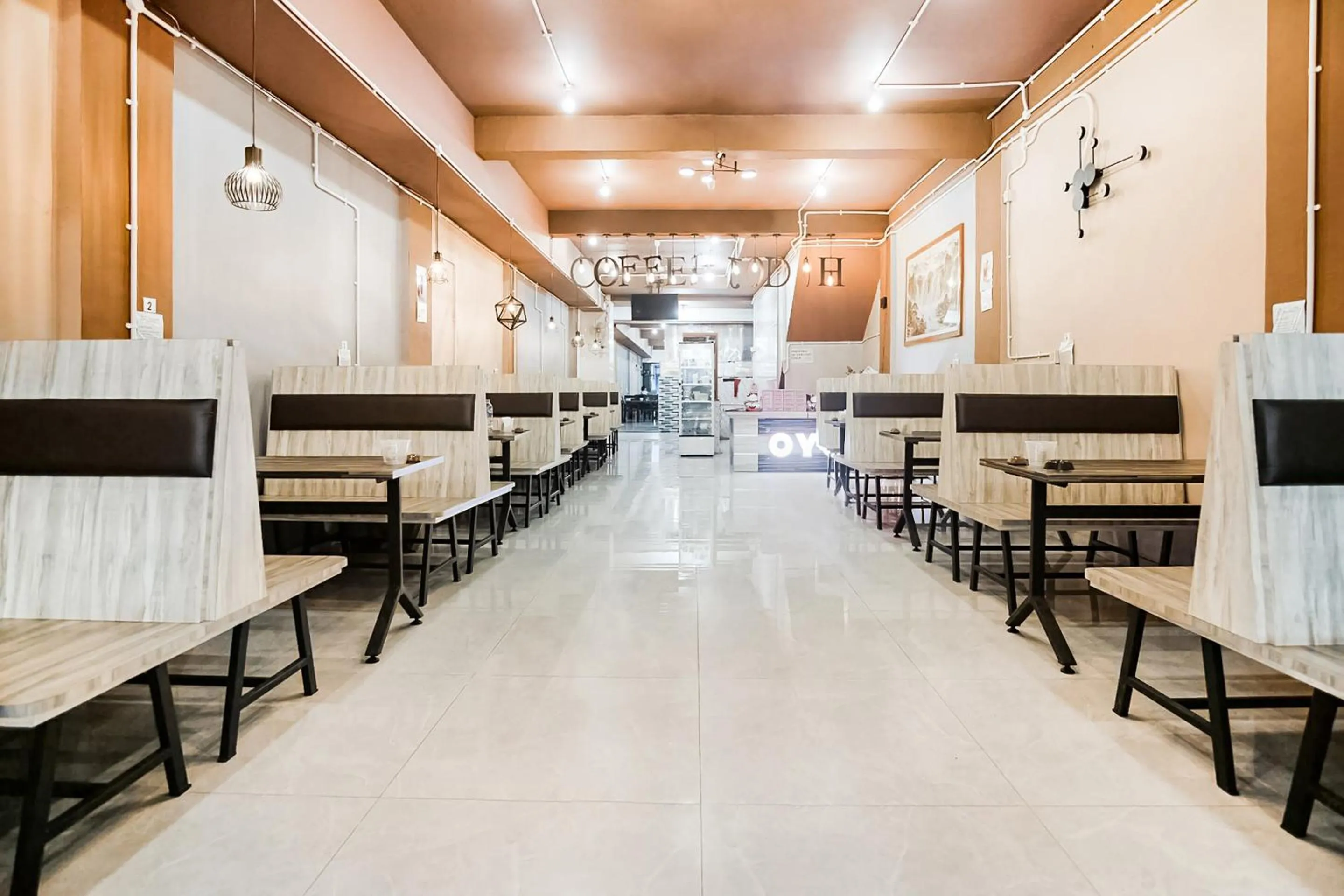 Restaurant/places to eat in OYO 3212 Coffee Jodoh Homestay