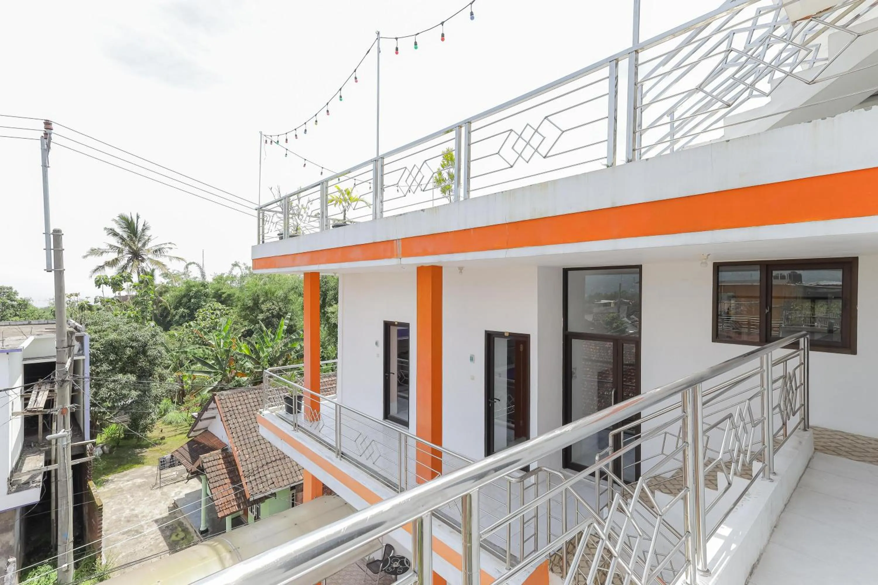 Property building in Urbanview Hotel Near Jatim Park 3 by RedDoorz