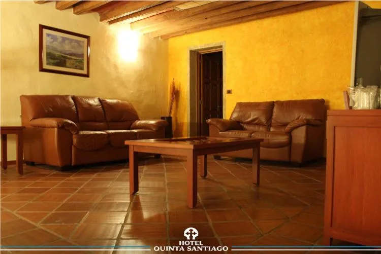 Living room in Hotel Quinta Santiago