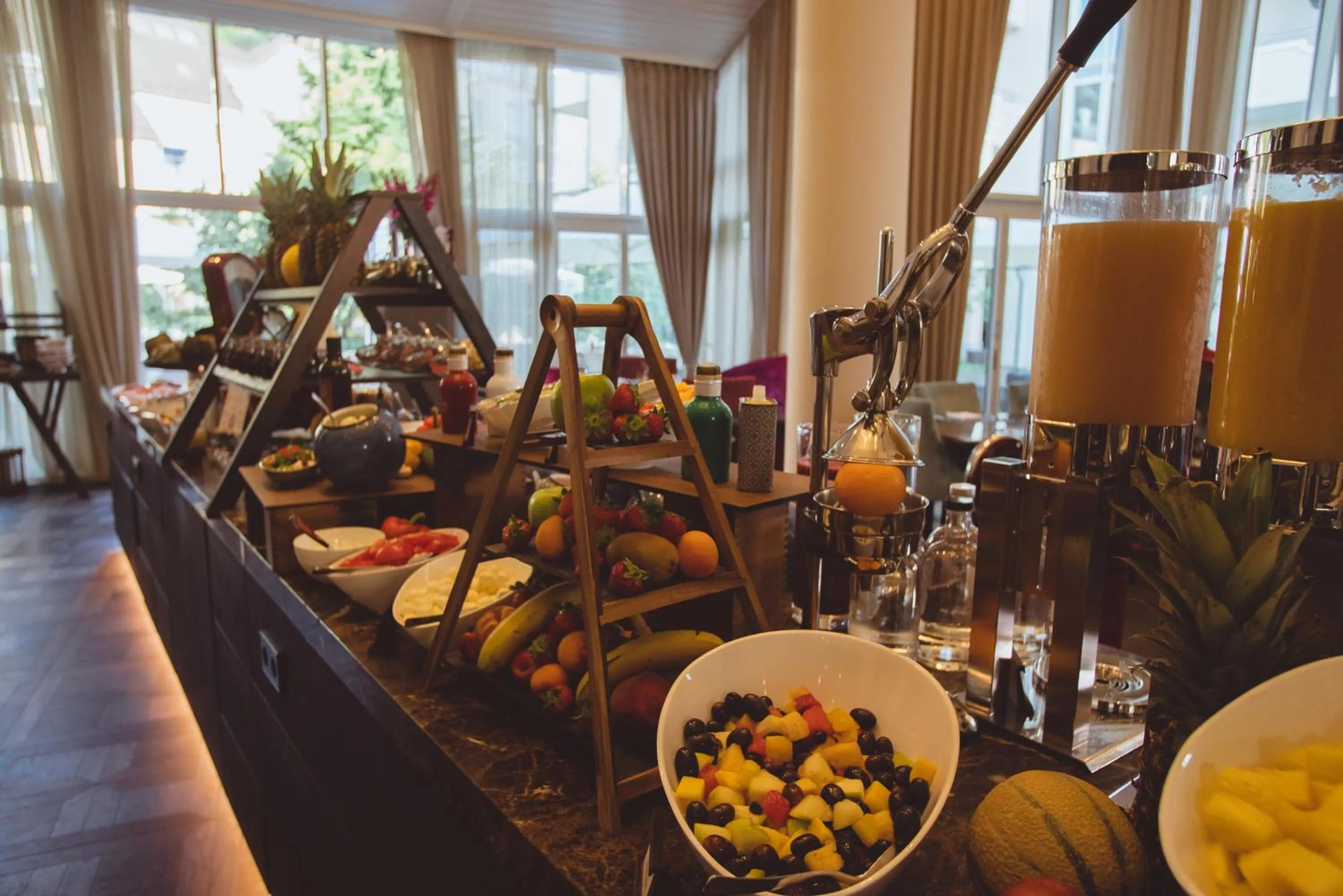 Buffet breakfast in VILA VITA Rosenpark