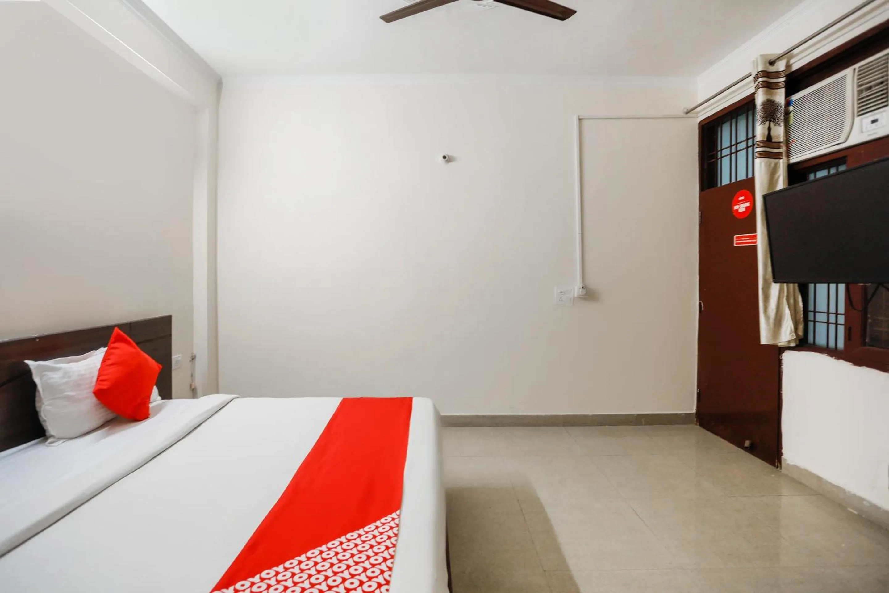 Bedroom, Bed in Hotel O Av Residency Near Botanic Garden Of Indian Republic