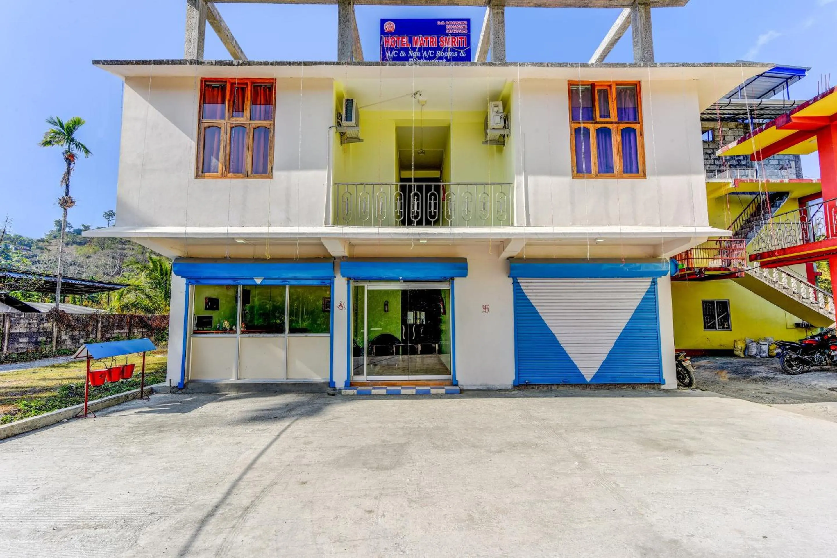 Facade/entrance in Hotel O Matri Smriti