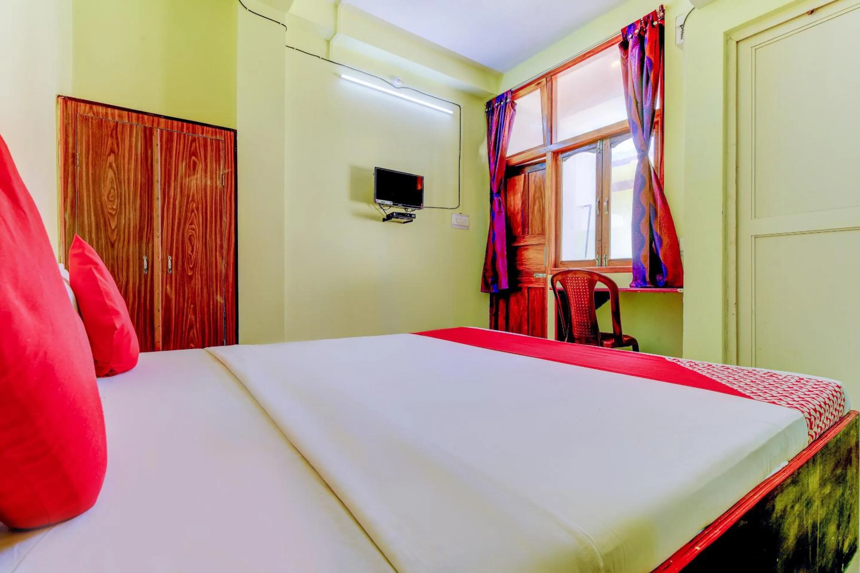 Bedroom in Hotel O Matri Smriti