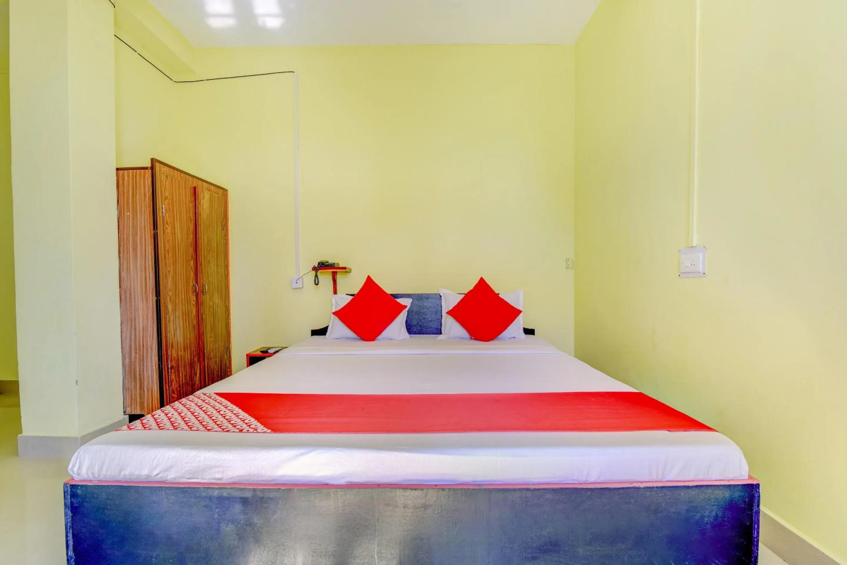 Bedroom in Hotel O Matri Smriti