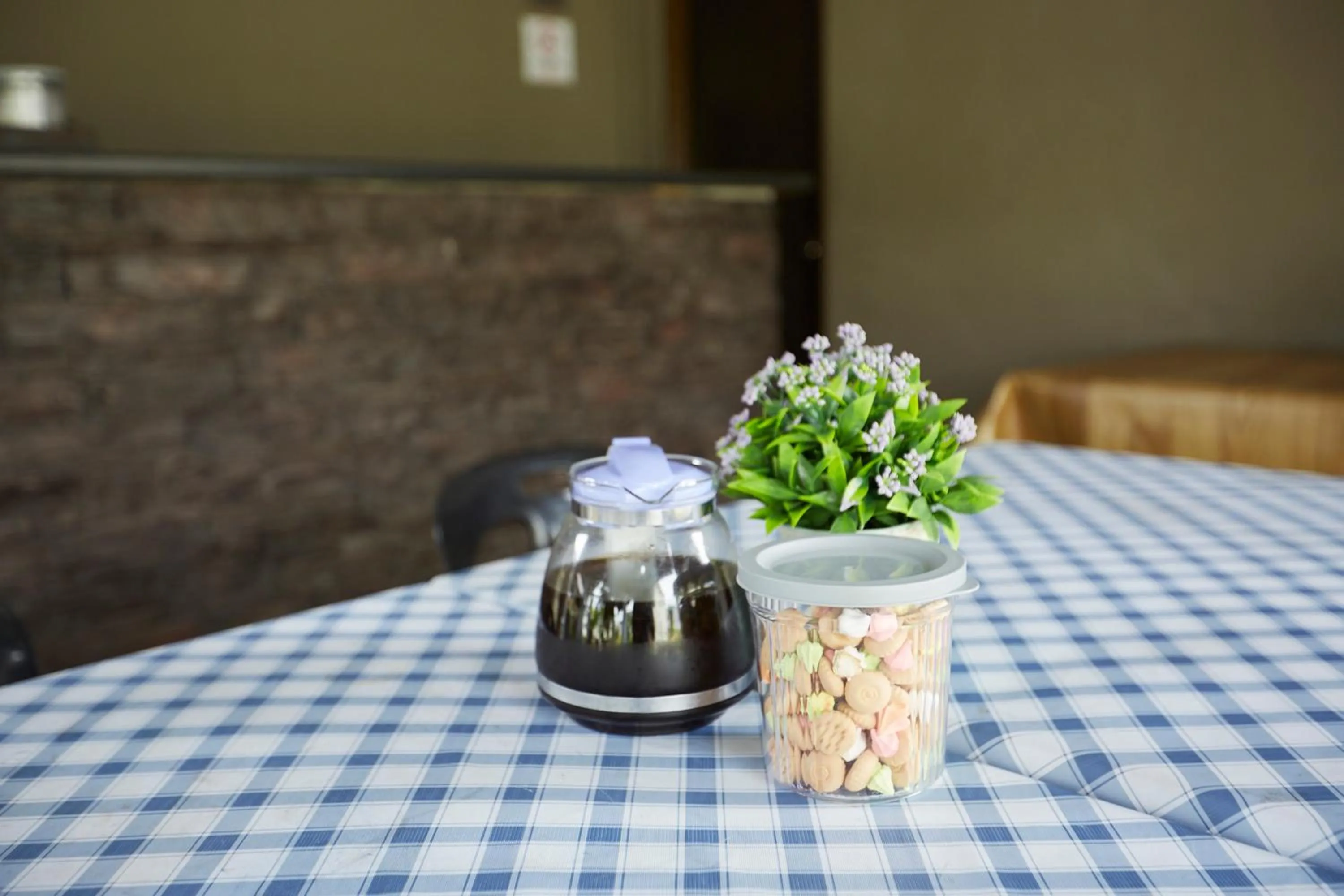 Restaurant/places to eat in D' Qamar Guesthouse