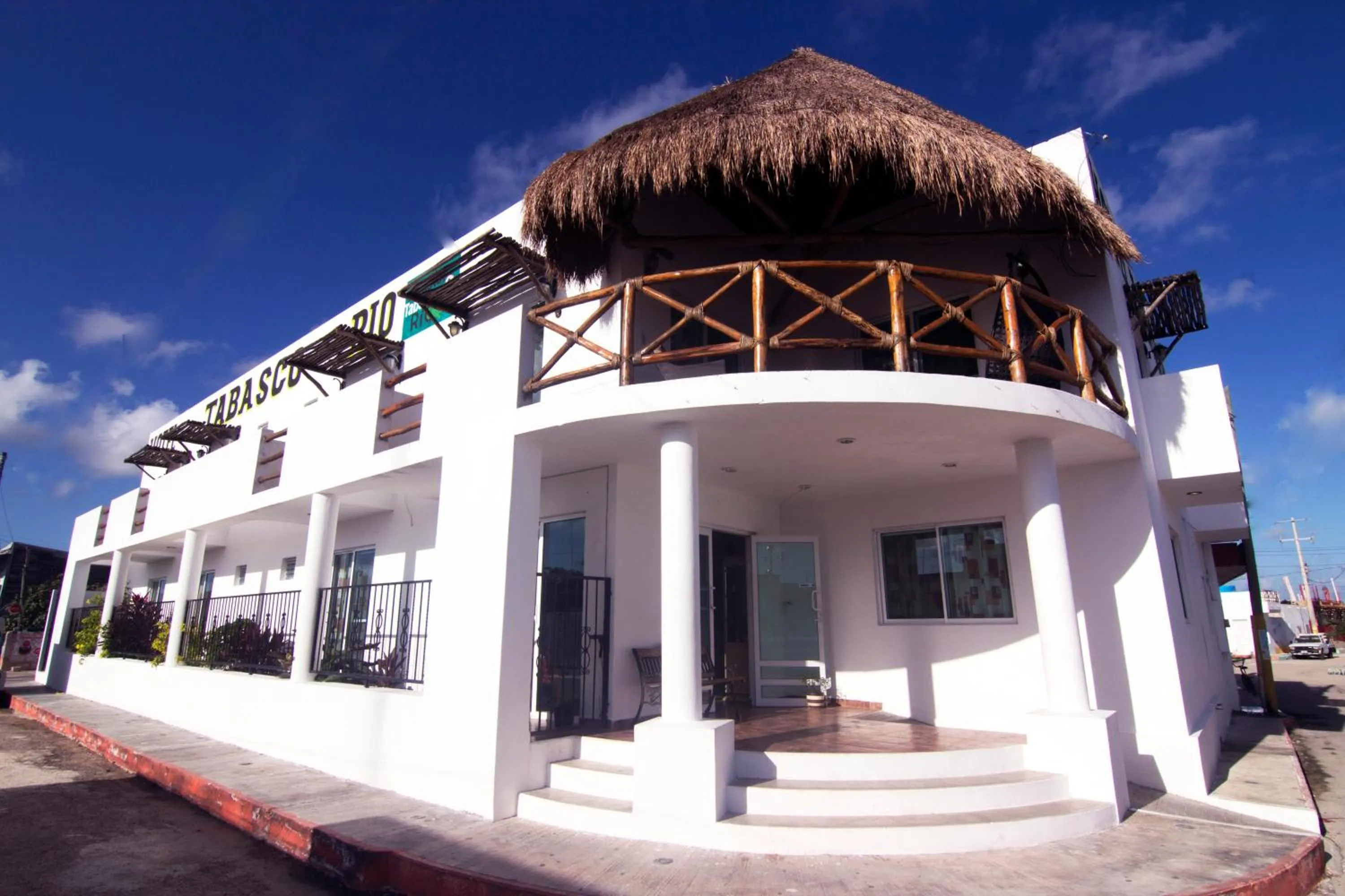 Facade/entrance in Hotel Tabasco Rio