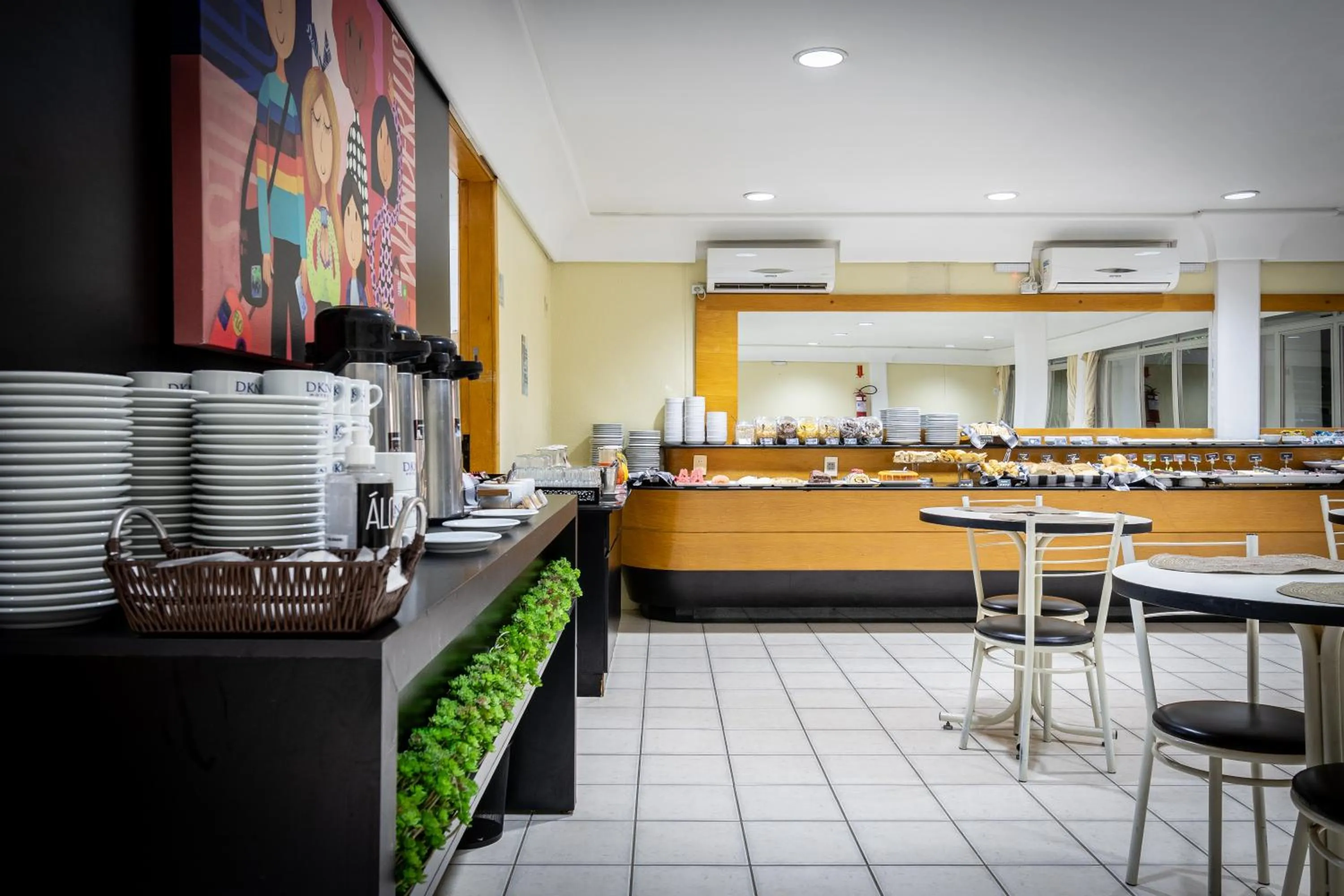 Restaurant/places to eat in Brivali Hotel Centro