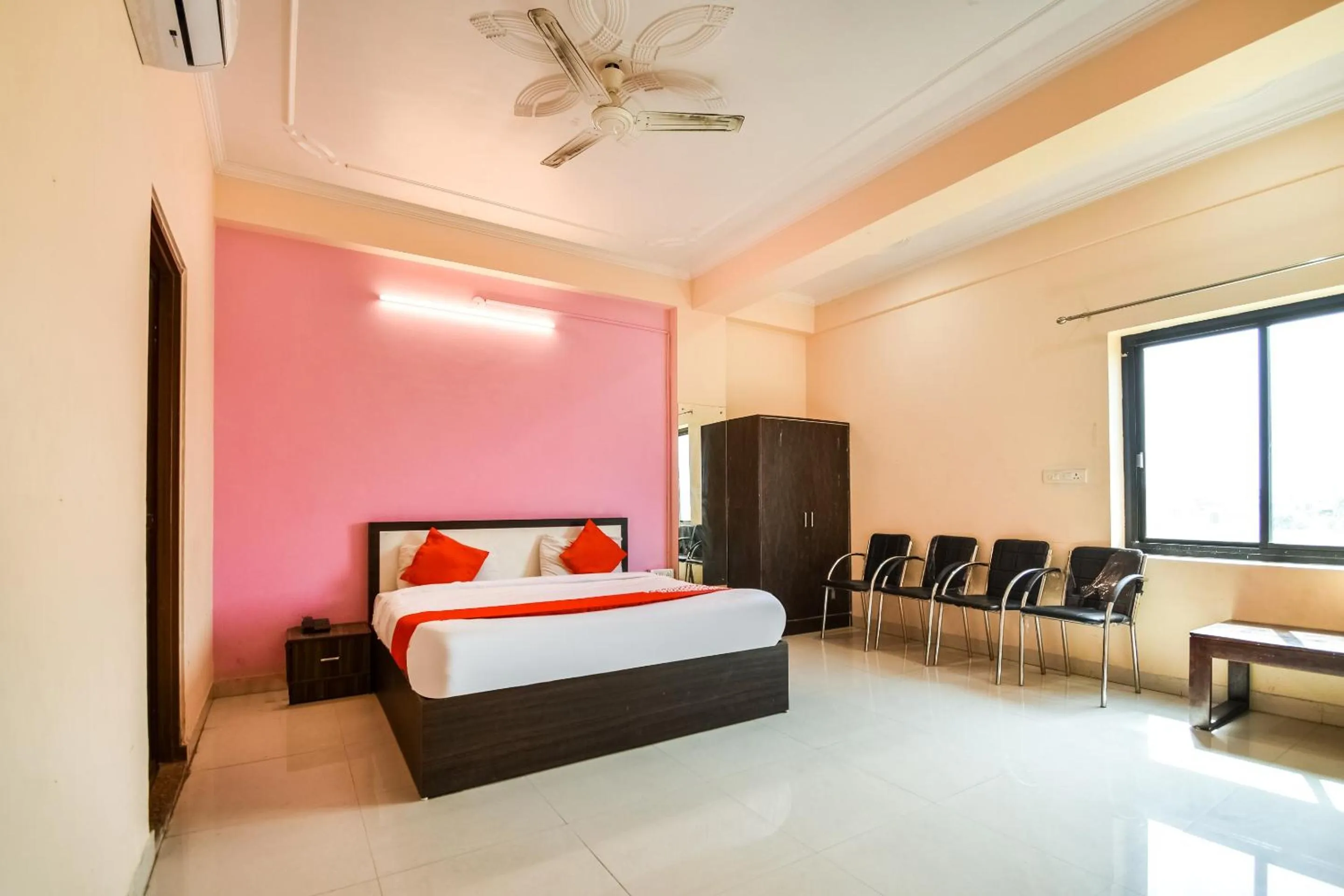 Bedroom in Hotel O Shri Ganesham