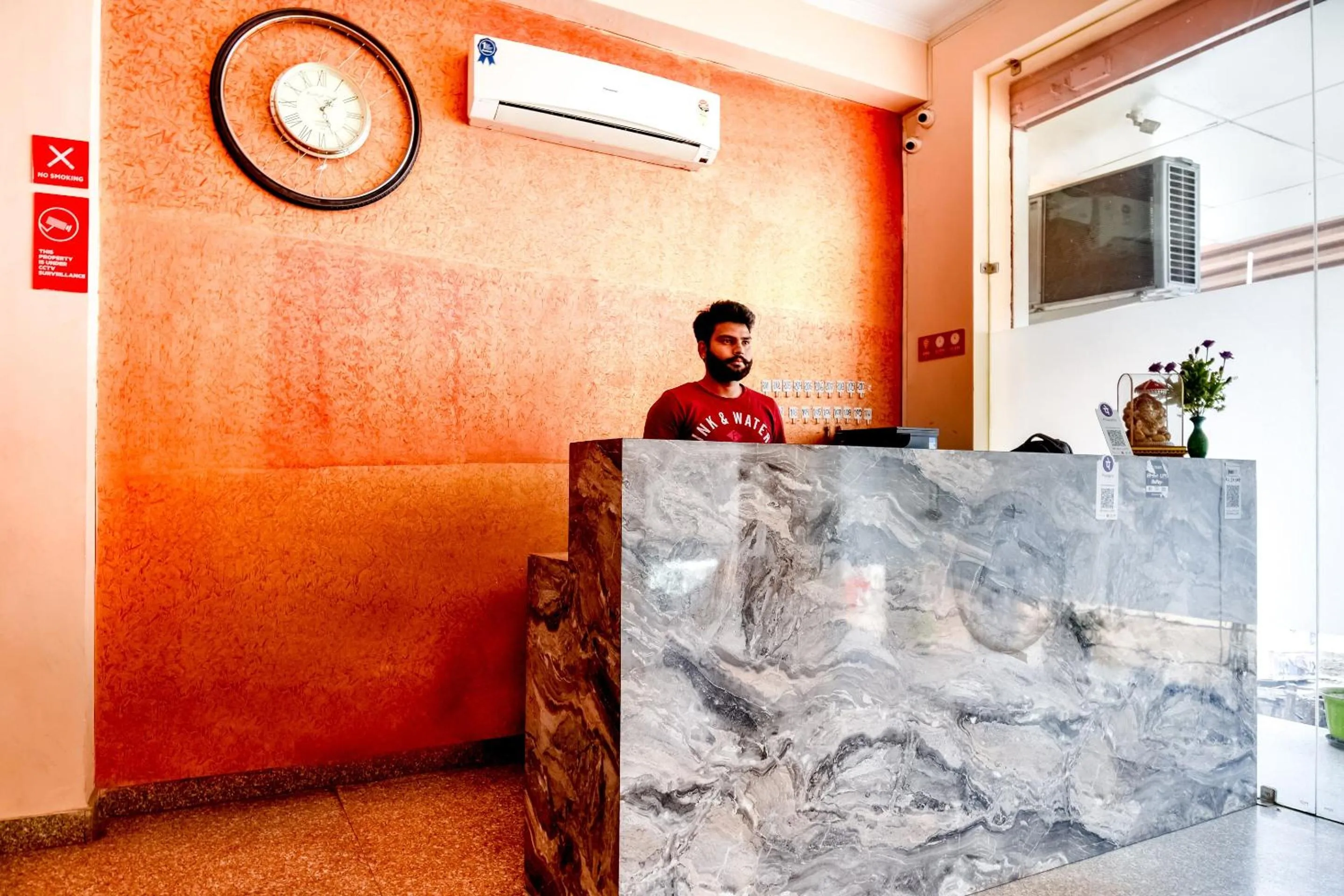 Lobby or reception in Hotel O Shri Ganesham