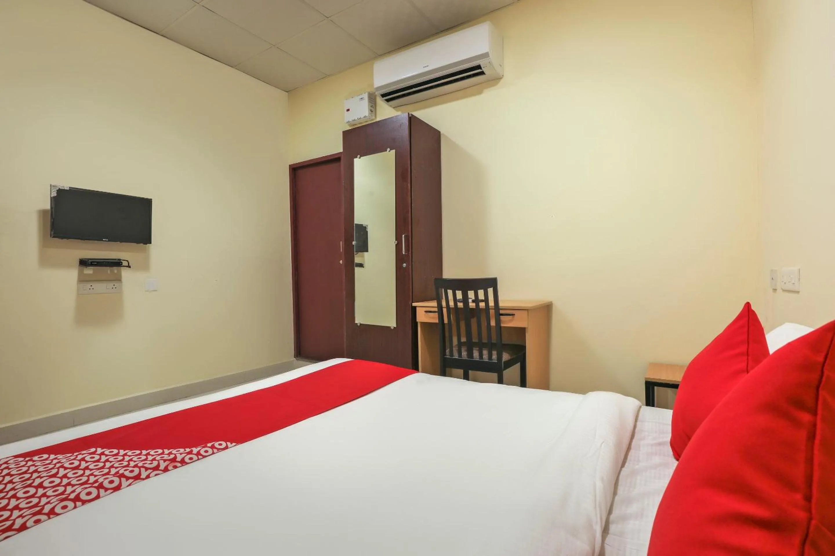 Bedroom, Bed in Hotel O Om Sakthi Hotel