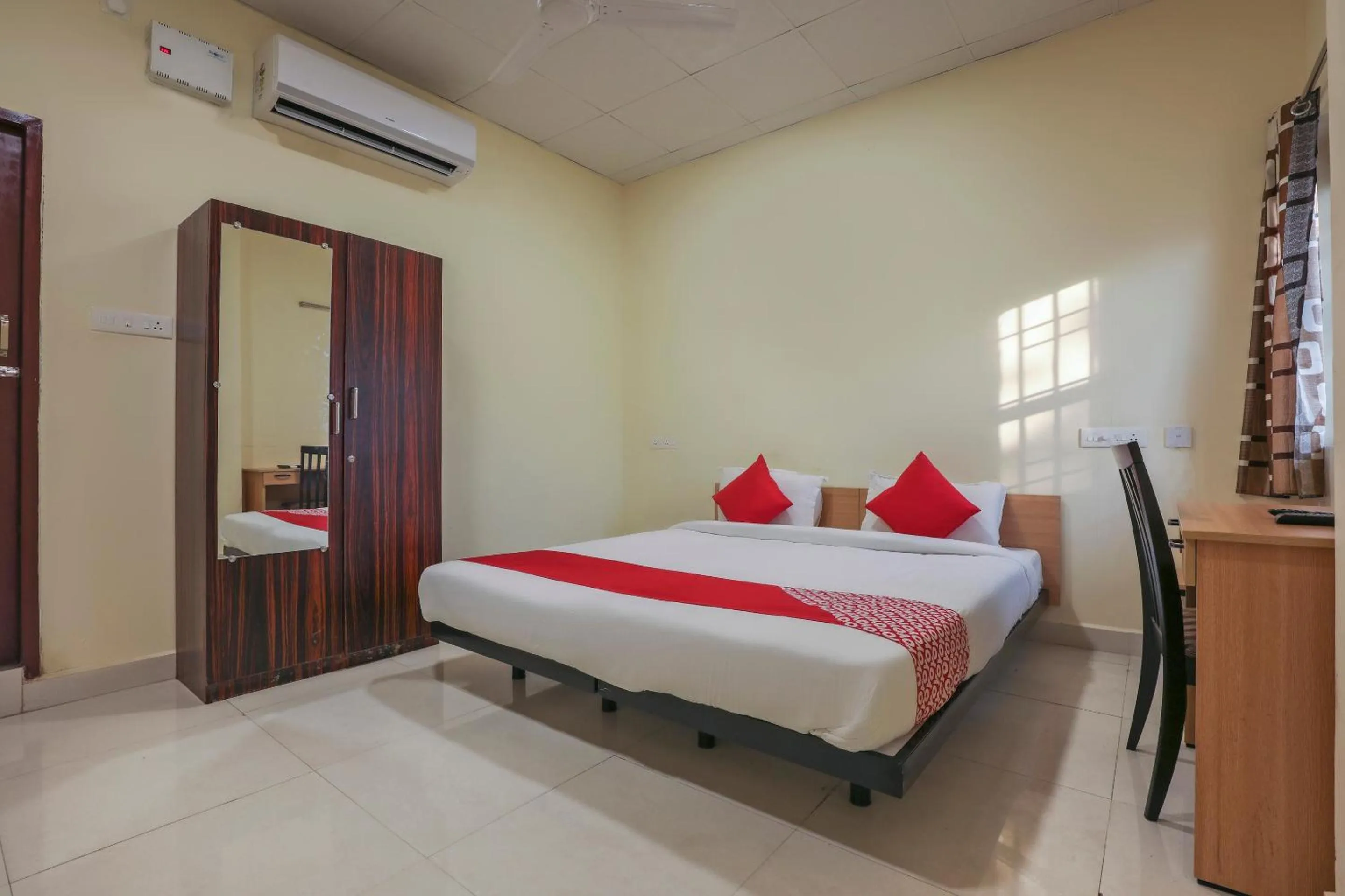 Bedroom, Bed in Hotel O Om Sakthi Hotel