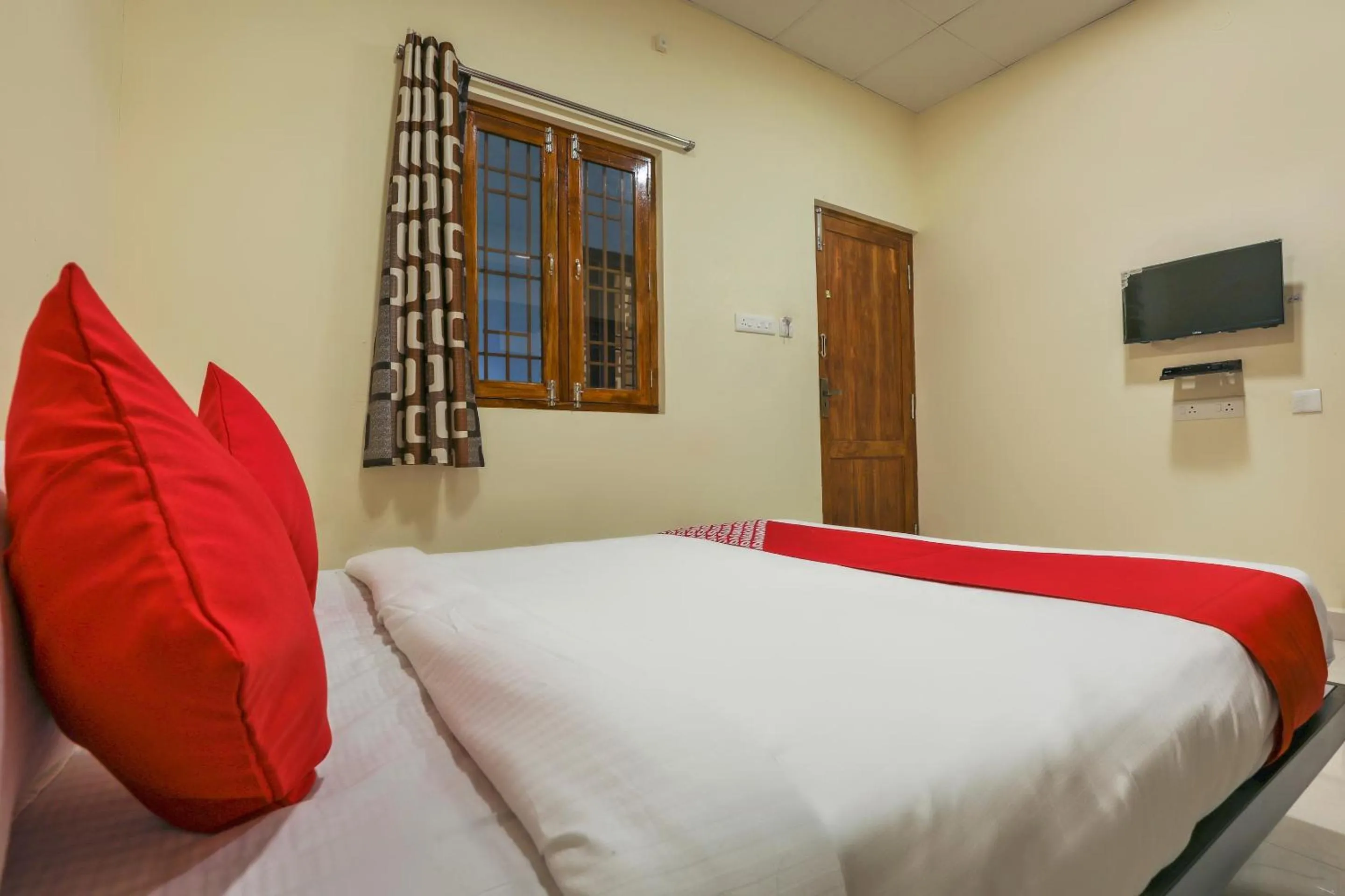 Bedroom, Bed in Hotel O Om Sakthi Hotel