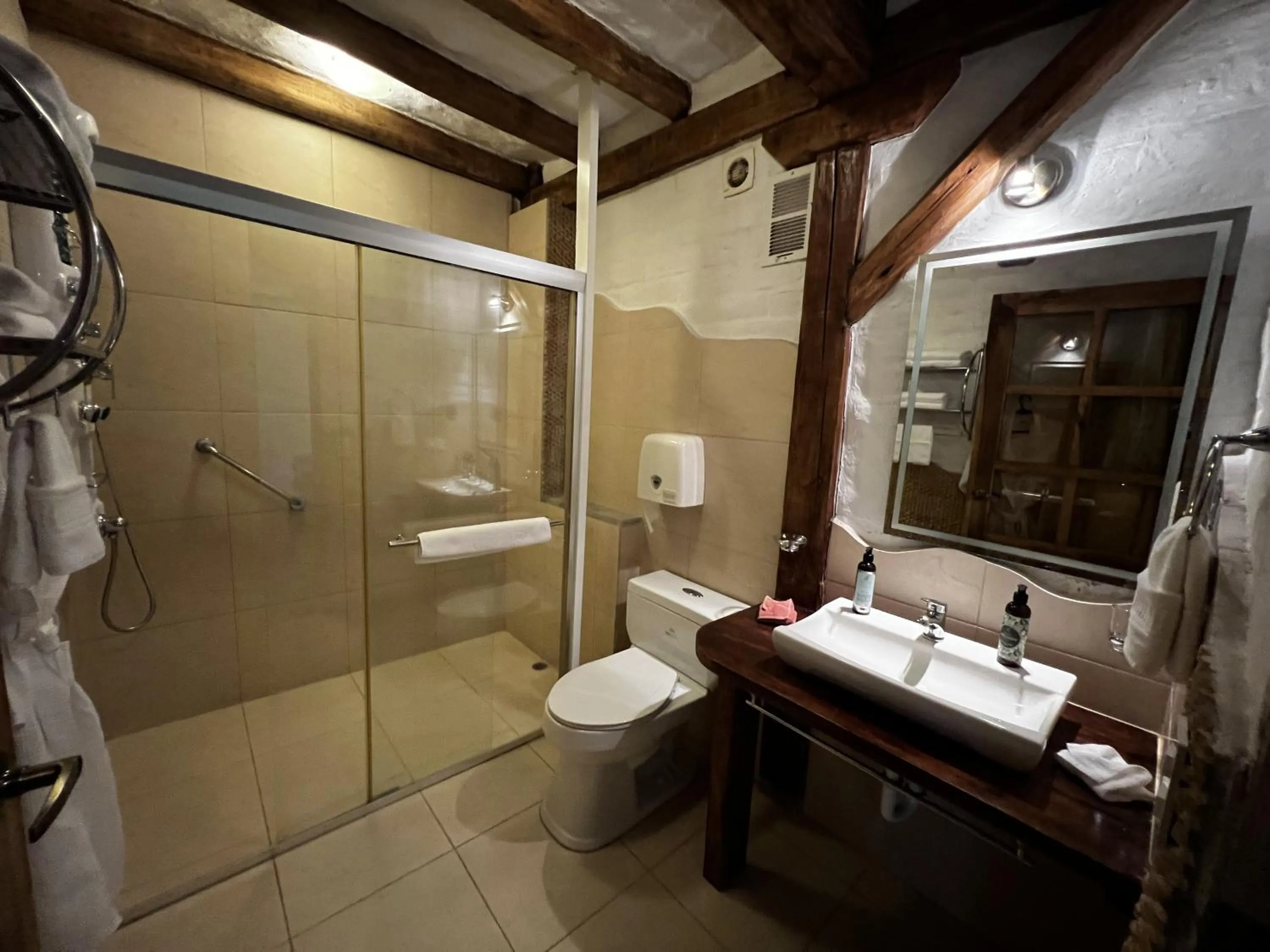 Shower in Hacienda Jimenita Wildlife Reserve