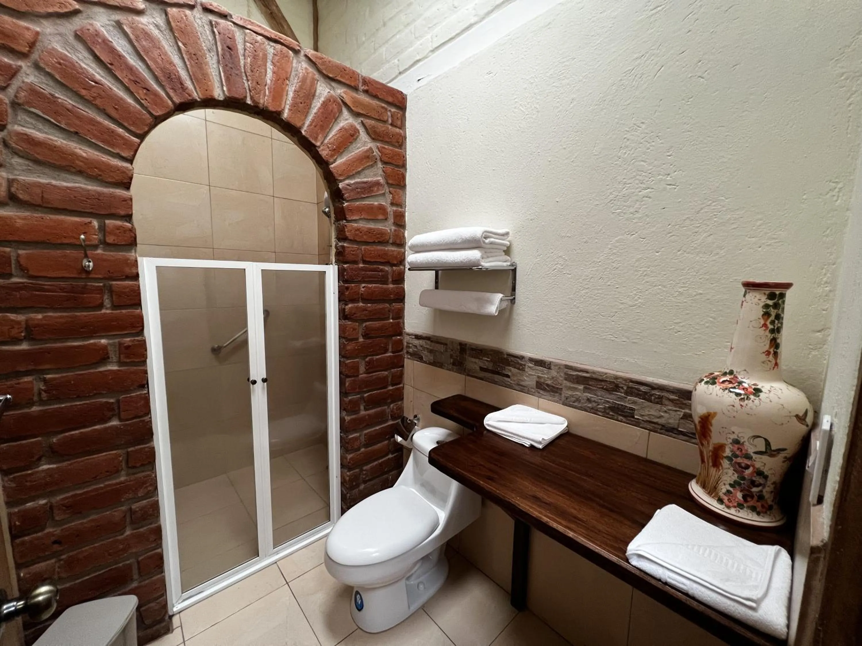 Bathroom in Hacienda Jimenita Wildlife Reserve