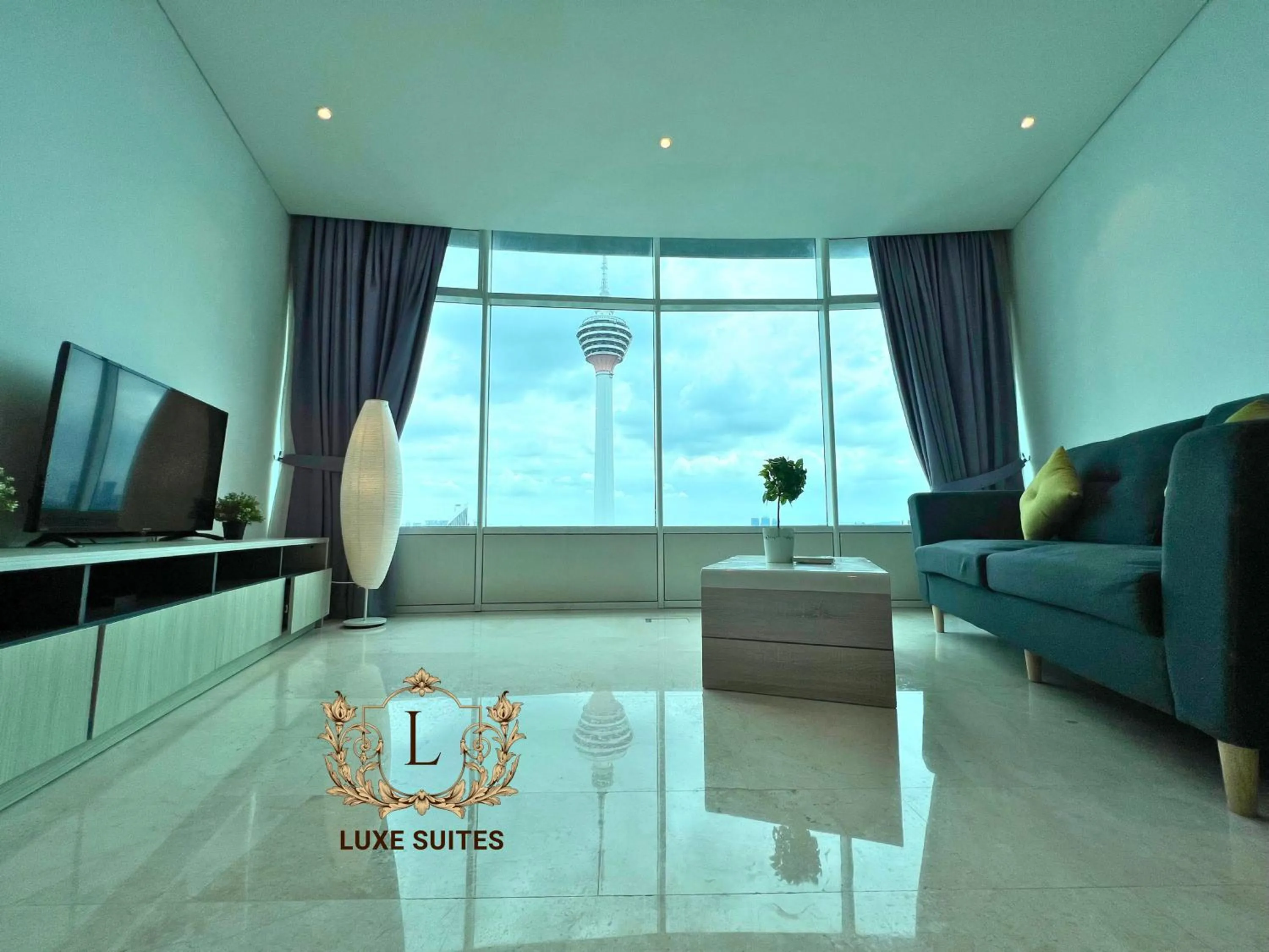 TV and multimedia in Luxe Suites at Vortex KLCC