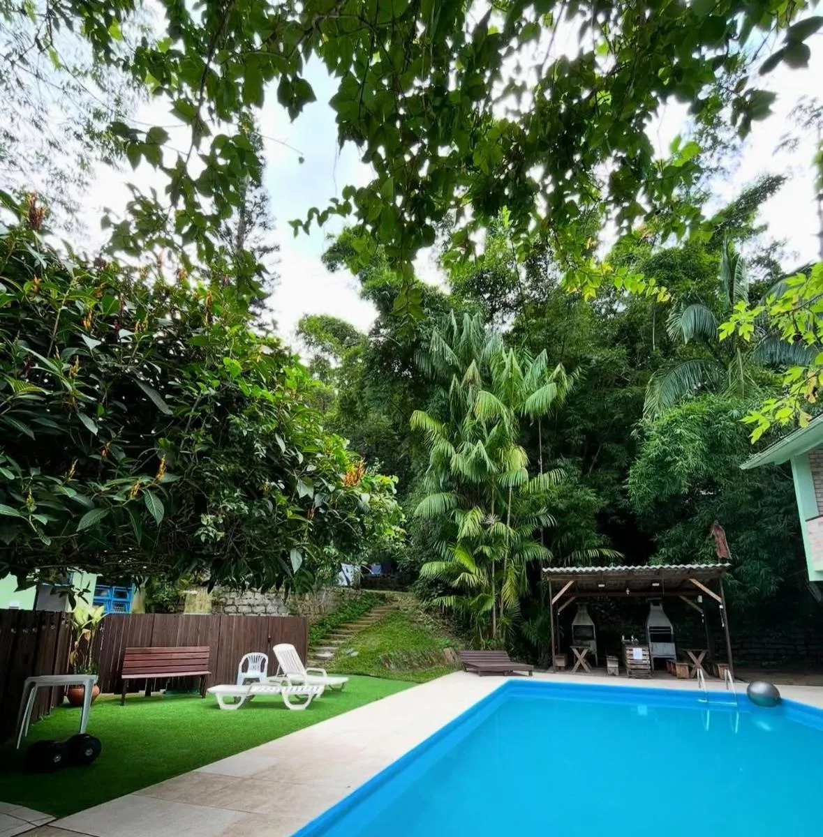Swimming pool in Pousada Dona Francisca