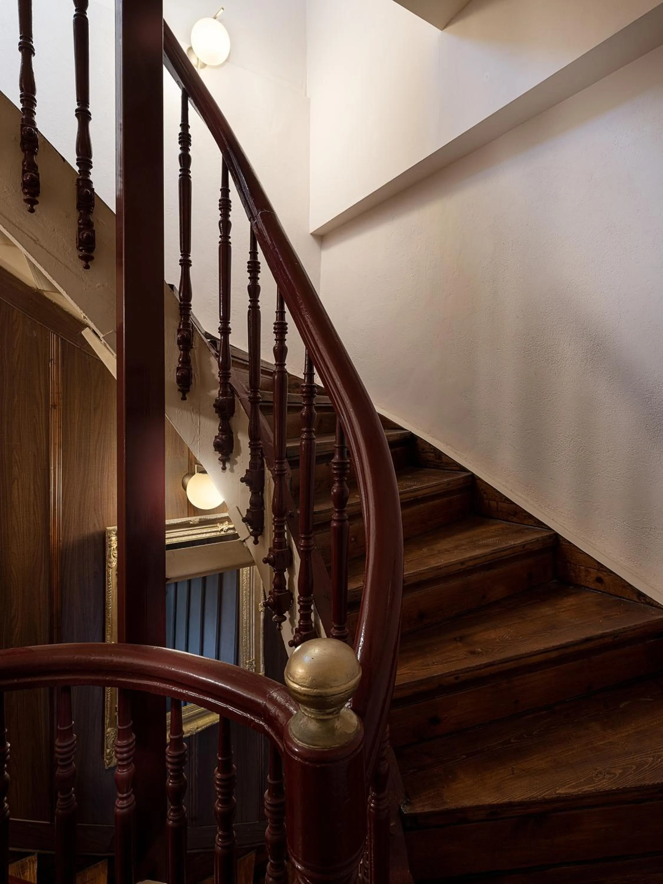 Property building in Old Town Suites