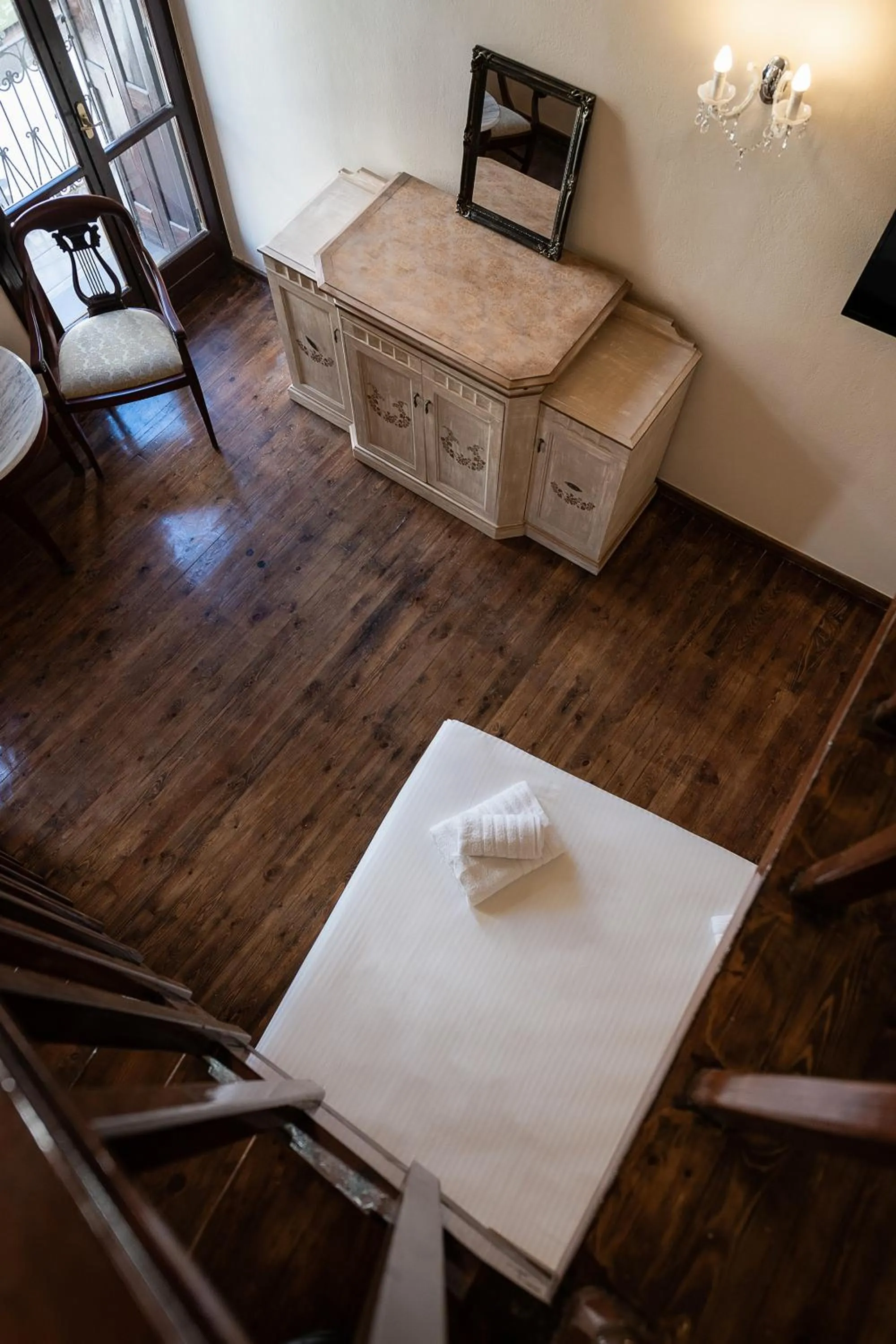 Living room in Old Town Suites