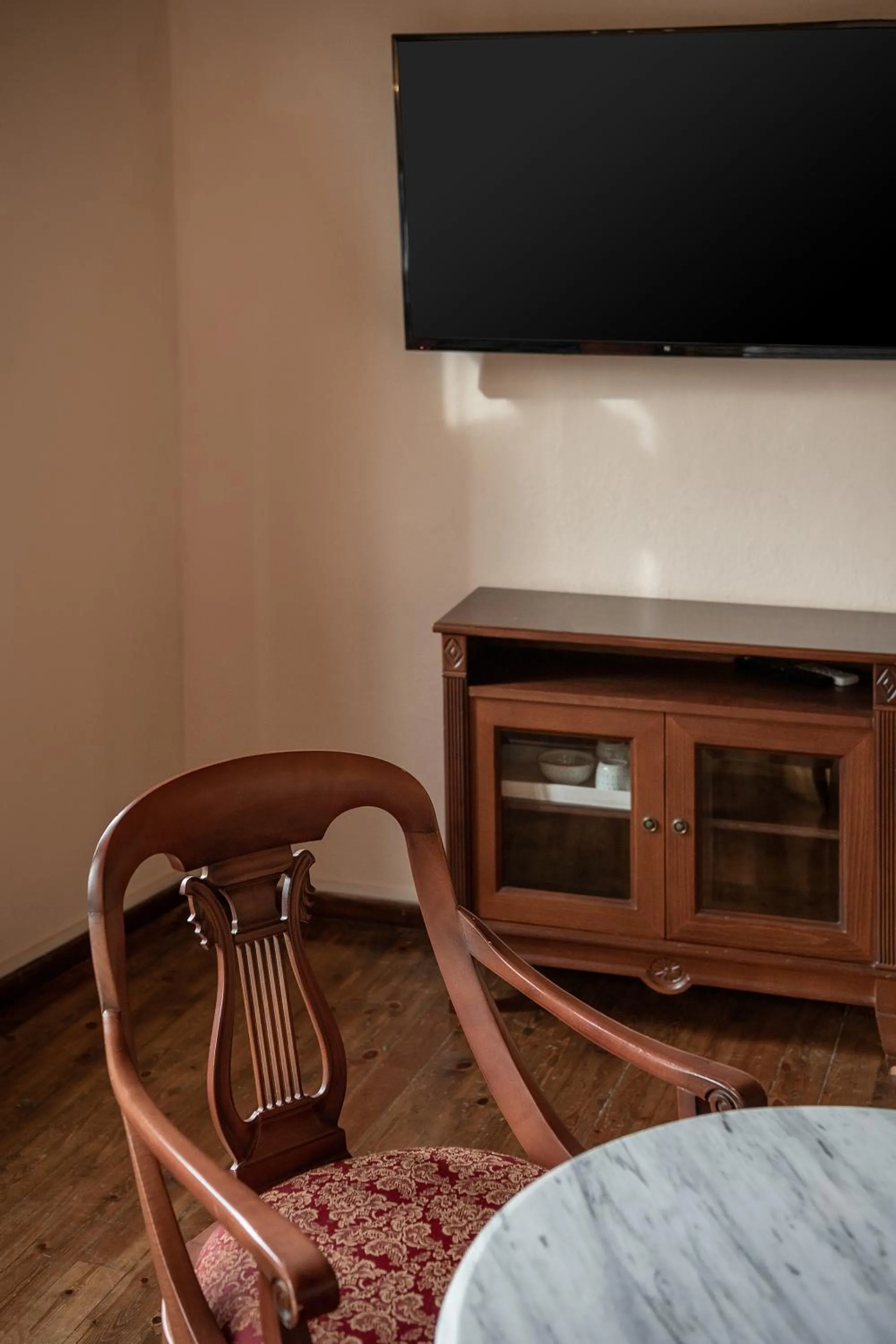 TV and multimedia in Old Town Suites