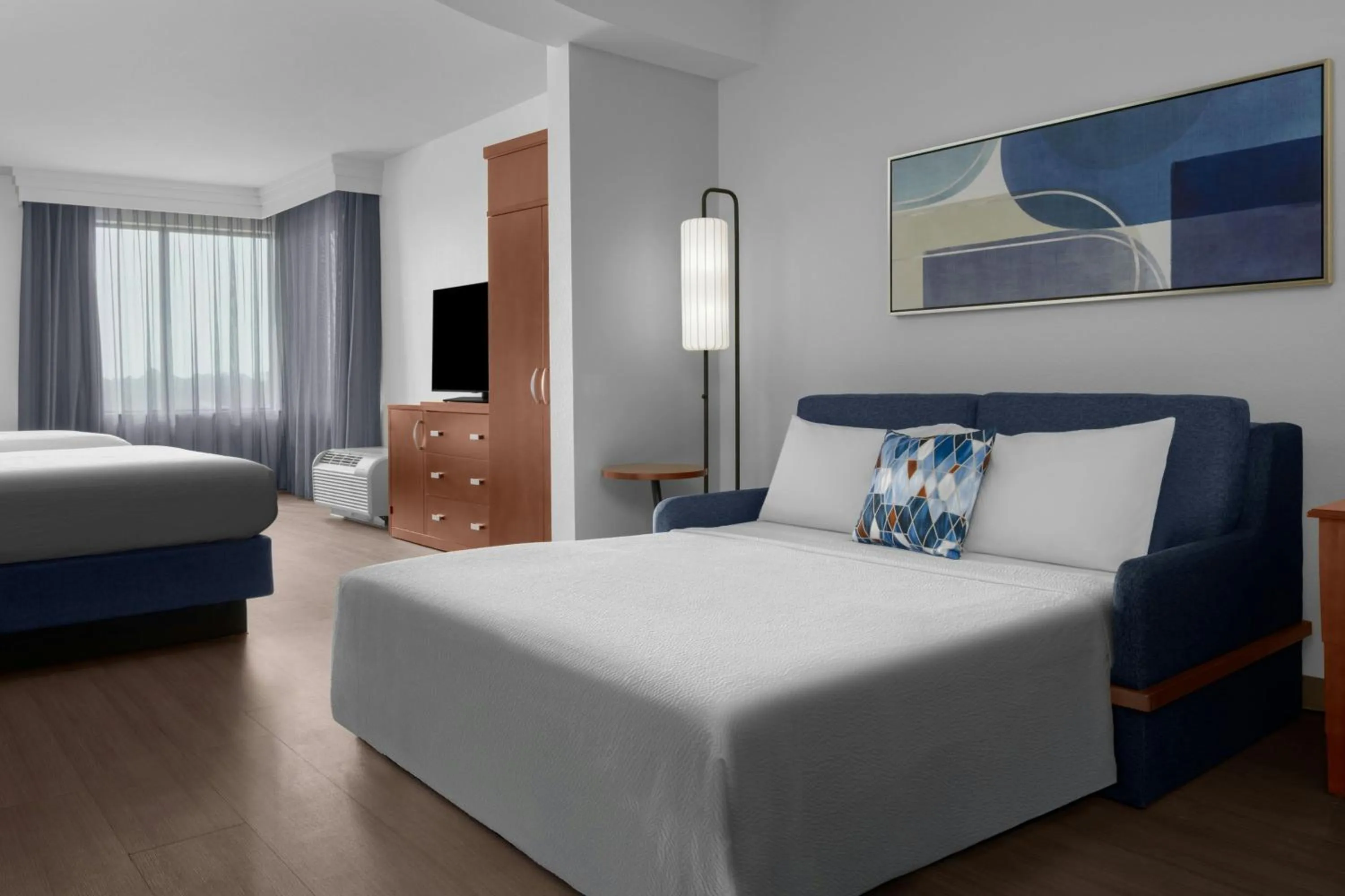 Photo of the whole room, Bed in Courtyard By Marriott Houston Kingwood