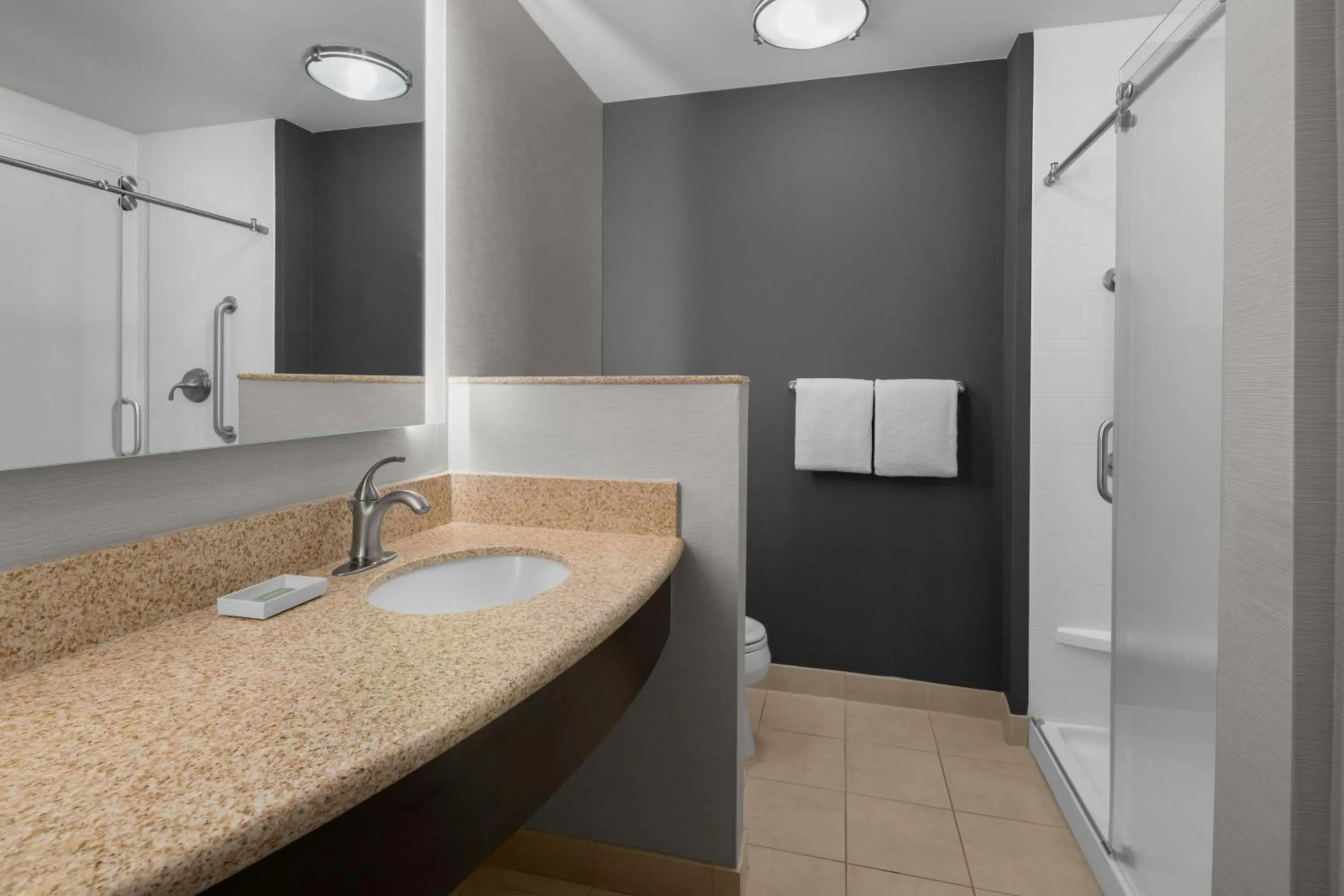 Bathroom in Courtyard By Marriott Houston Kingwood