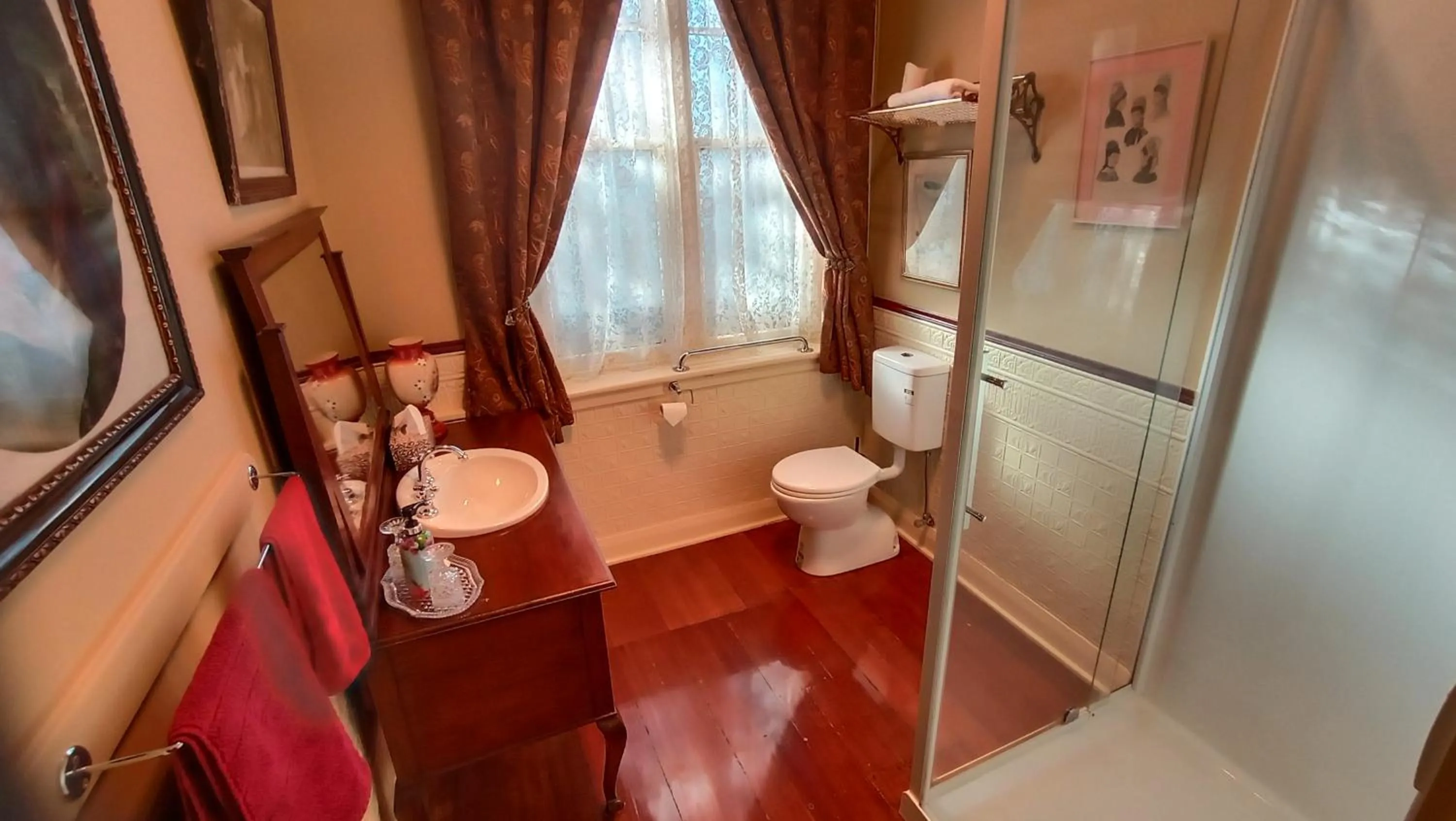 Two-Bedroom Executive Suite in Blakes Manor Self Contained Heritage Accommodation