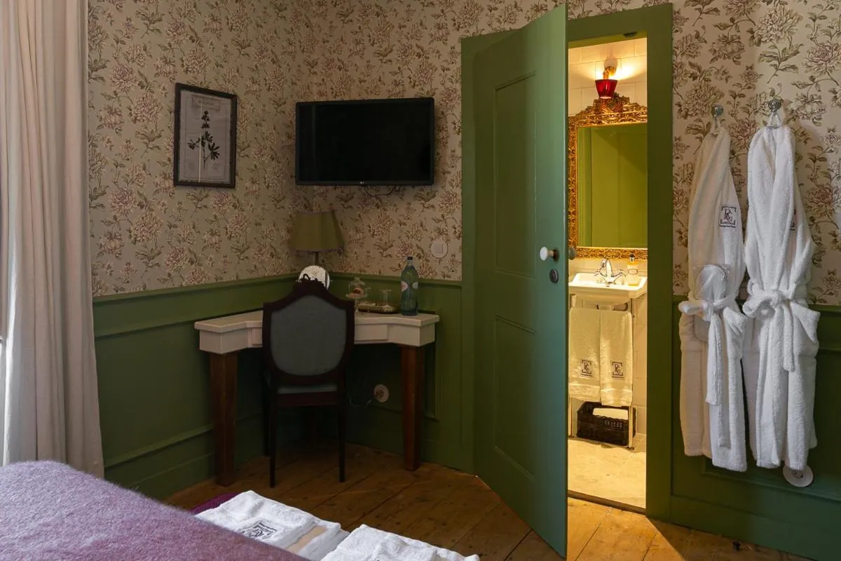 Bathroom, Bed in Rosegarden Essence Sintra - by Unlock Hotels