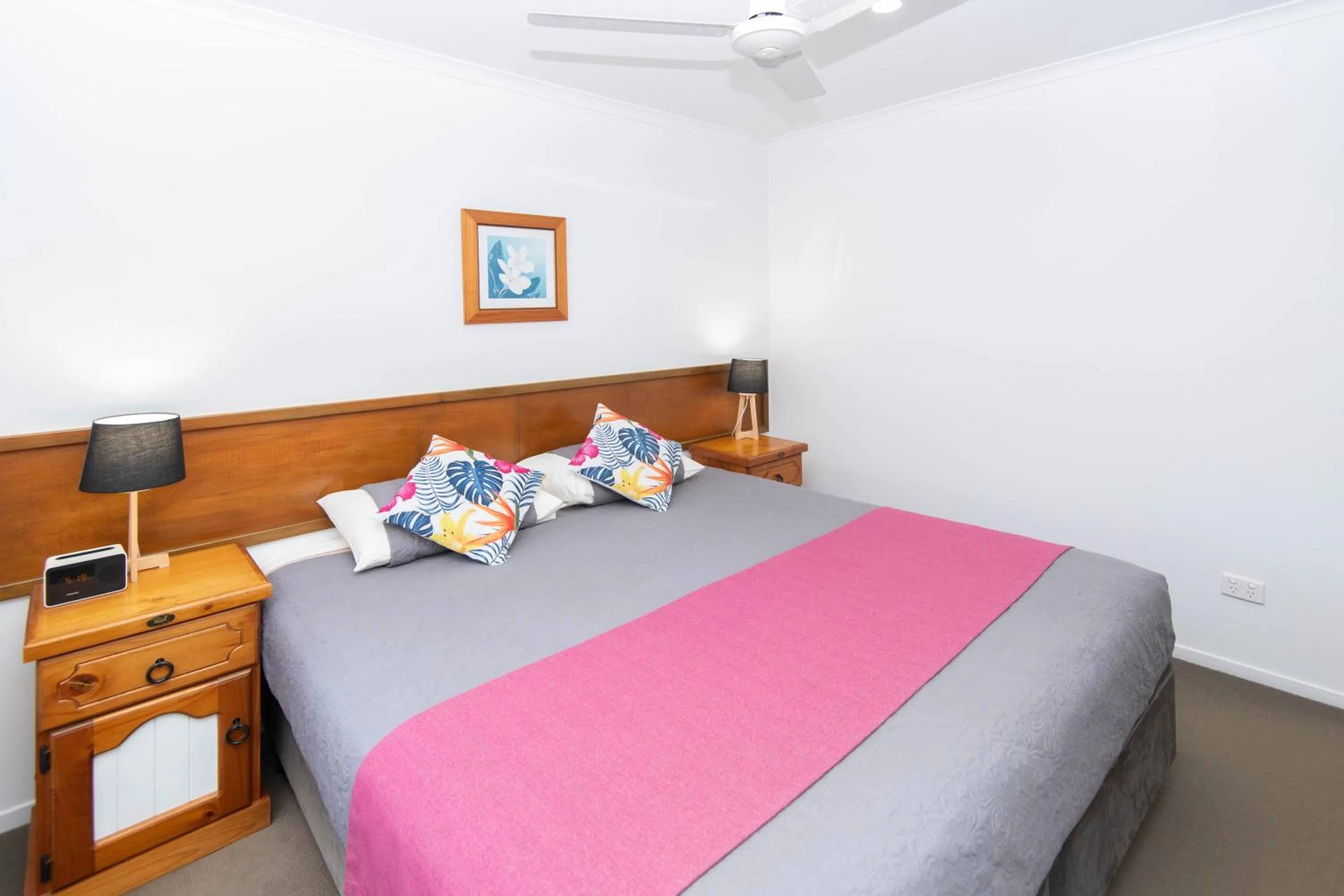 Bedroom, Bed in Poinciana Cottages