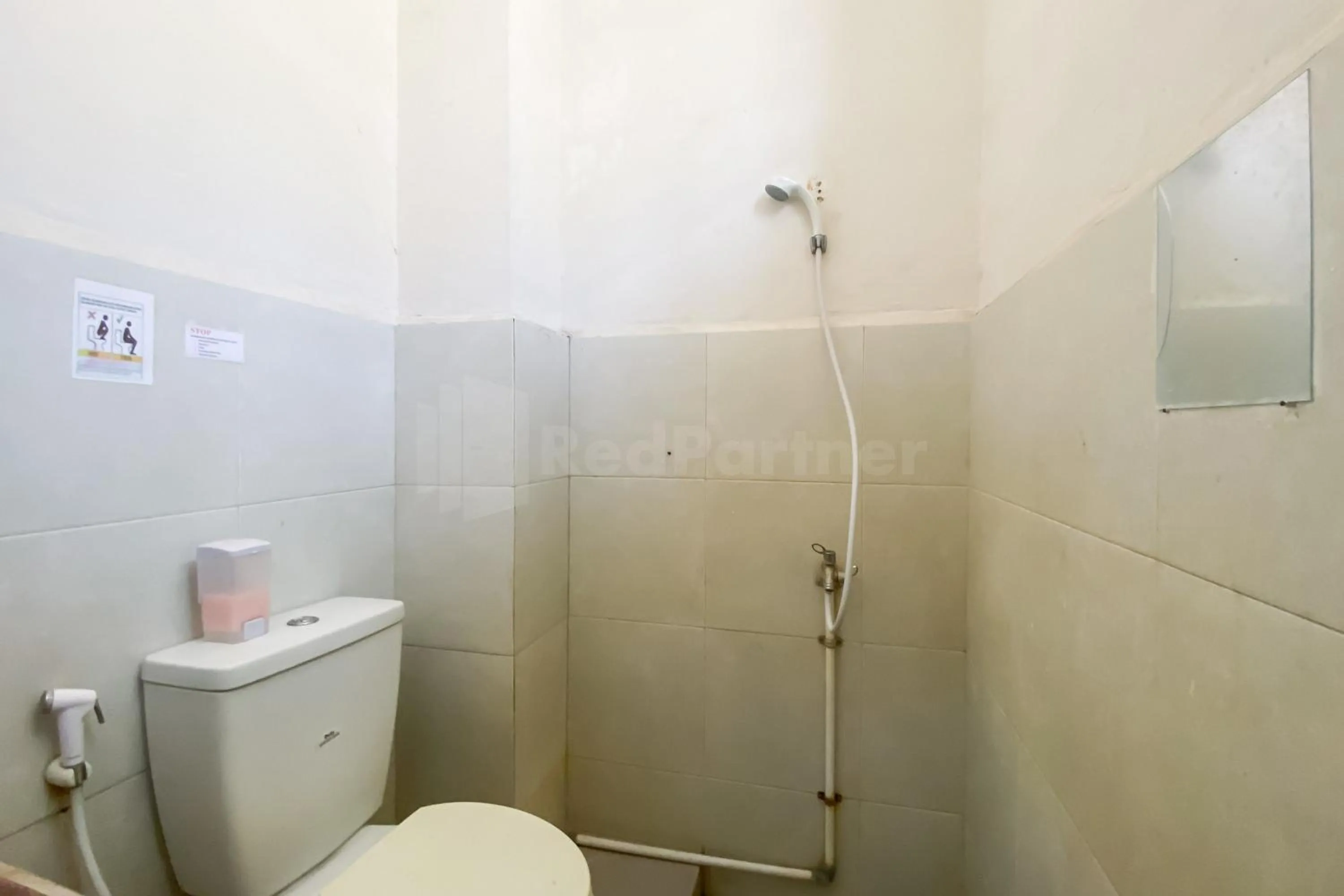 Bathroom in Wisma Syariah Lambhuk Banda Aceh RedPartner