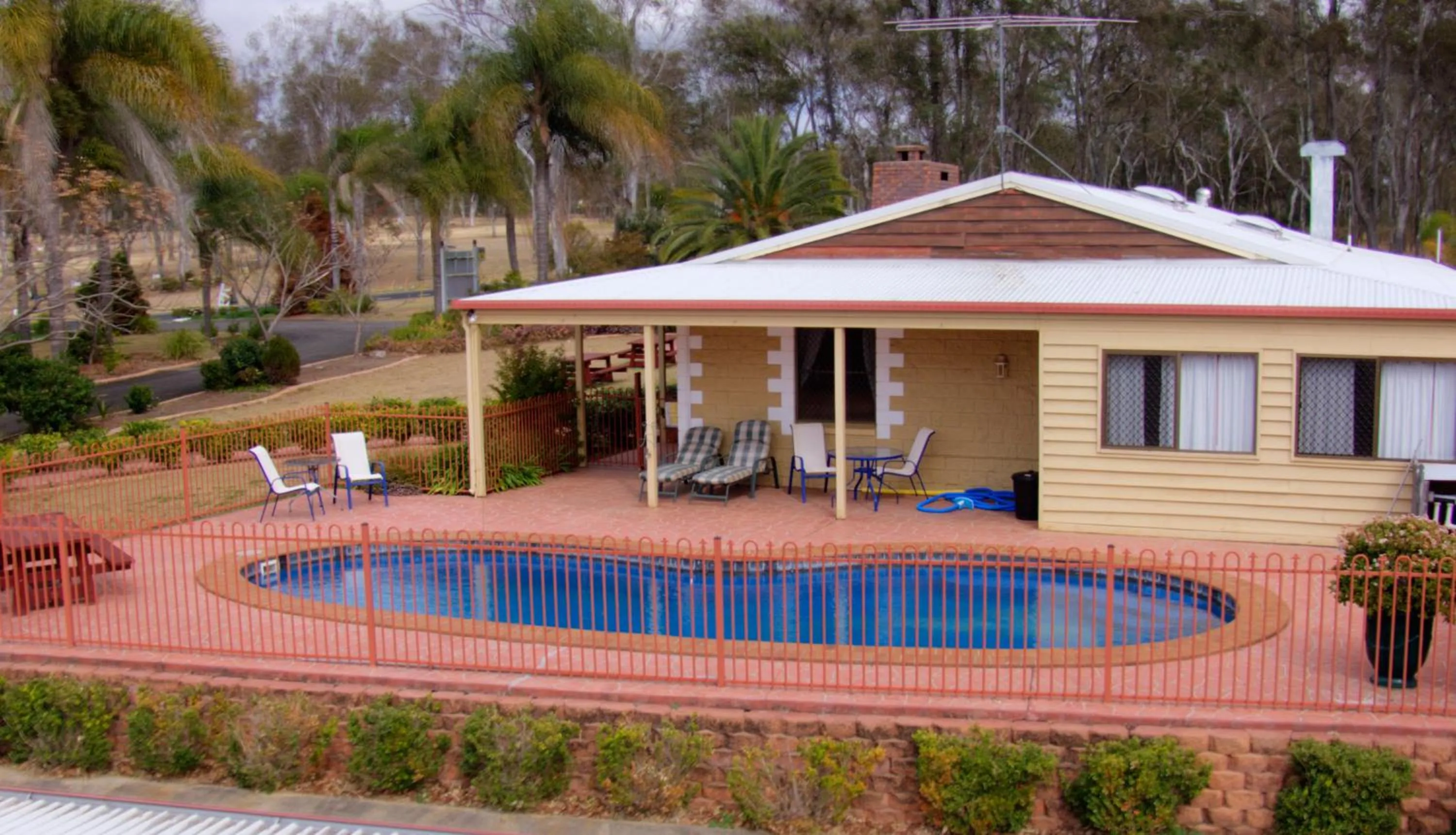 Swimming pool in Copper Country Motor Inn