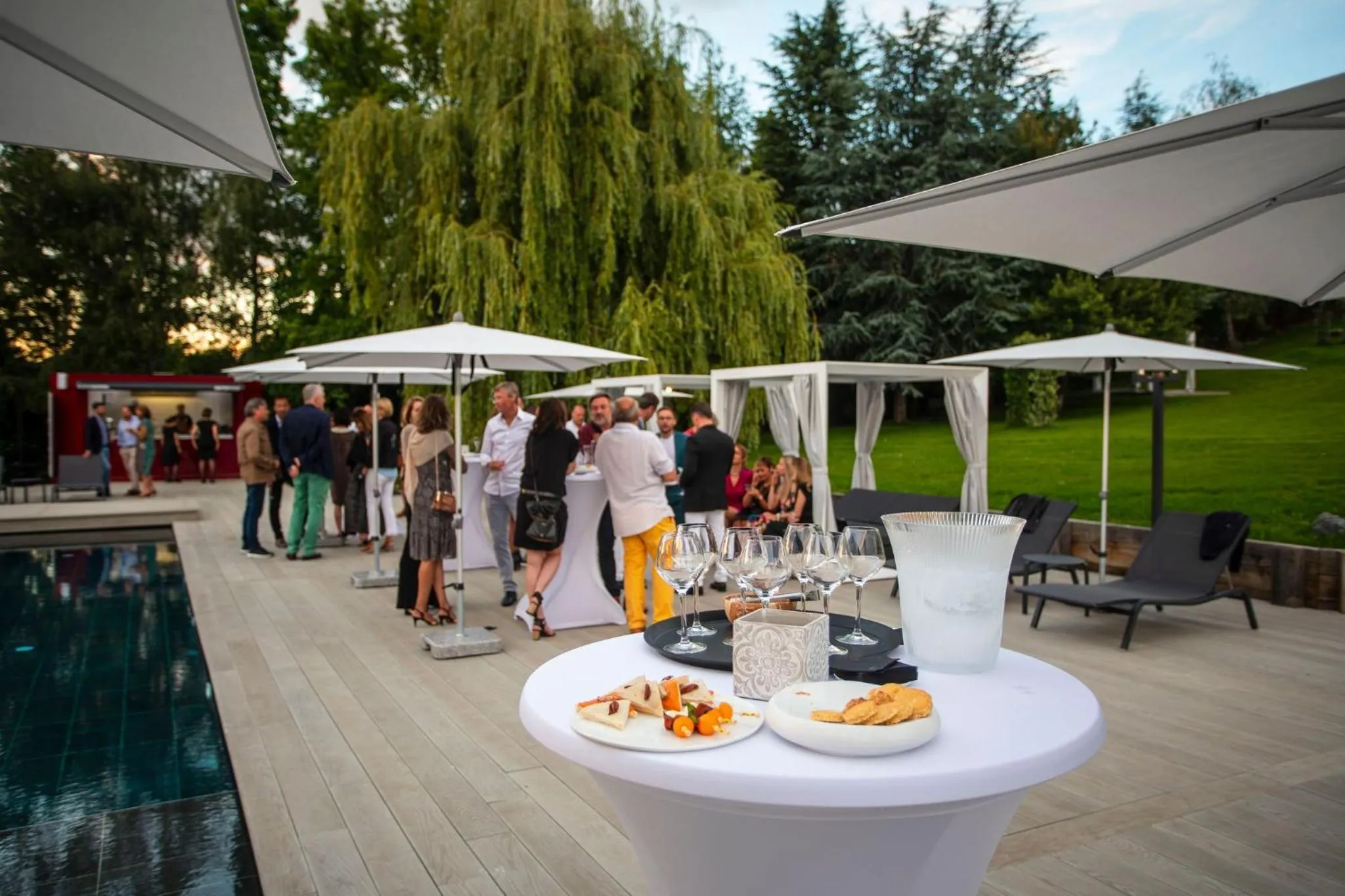 Swimming pool in Hôtel L'Incomparable & Restaurant Etoilé Aix-Les-Bains