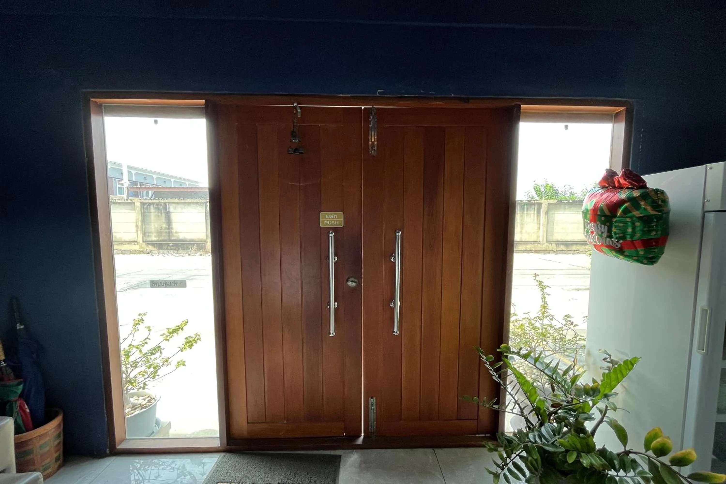 Facade/entrance in Blue26