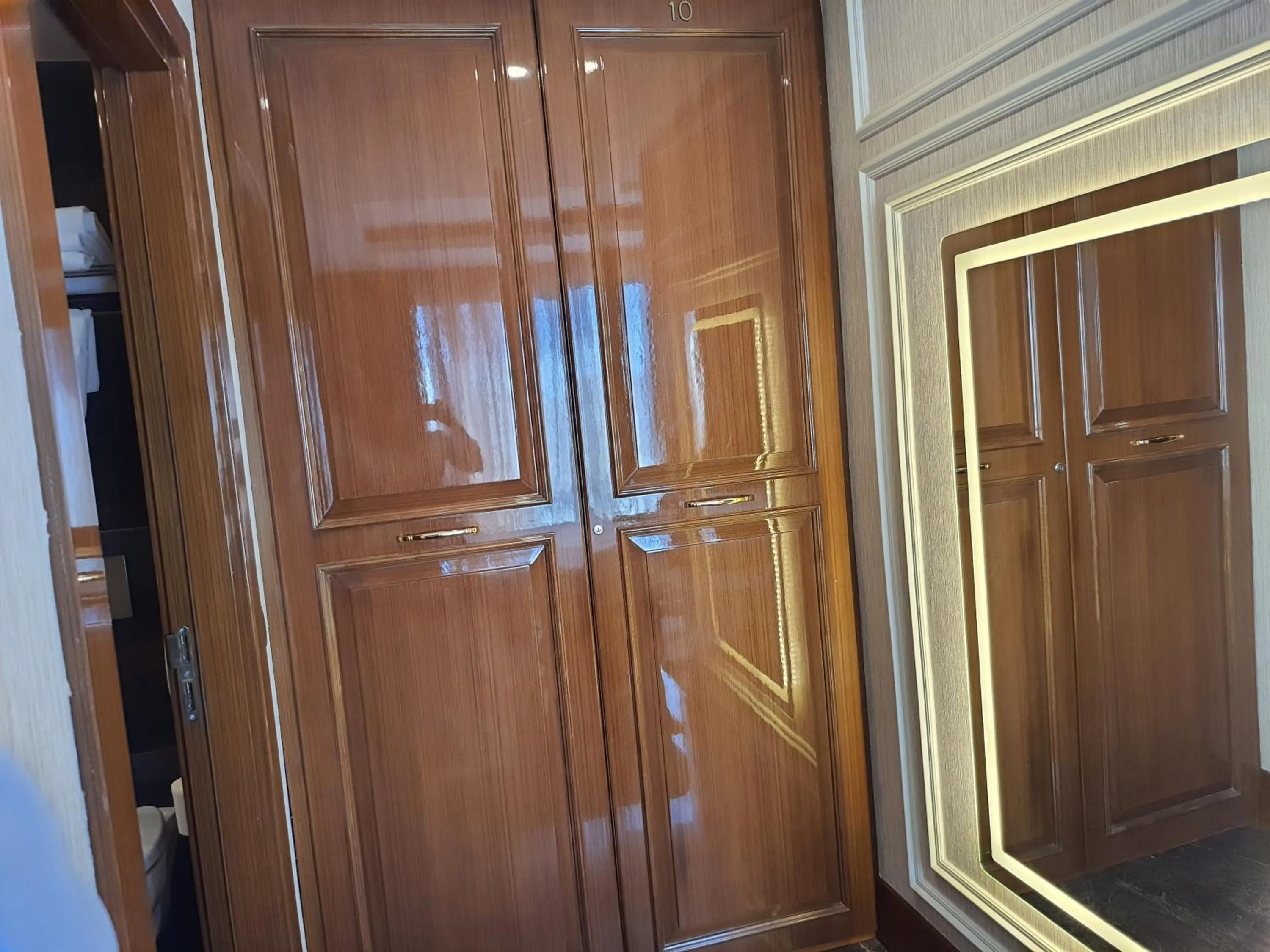 wardrobe in Grand Star Hotel Premium