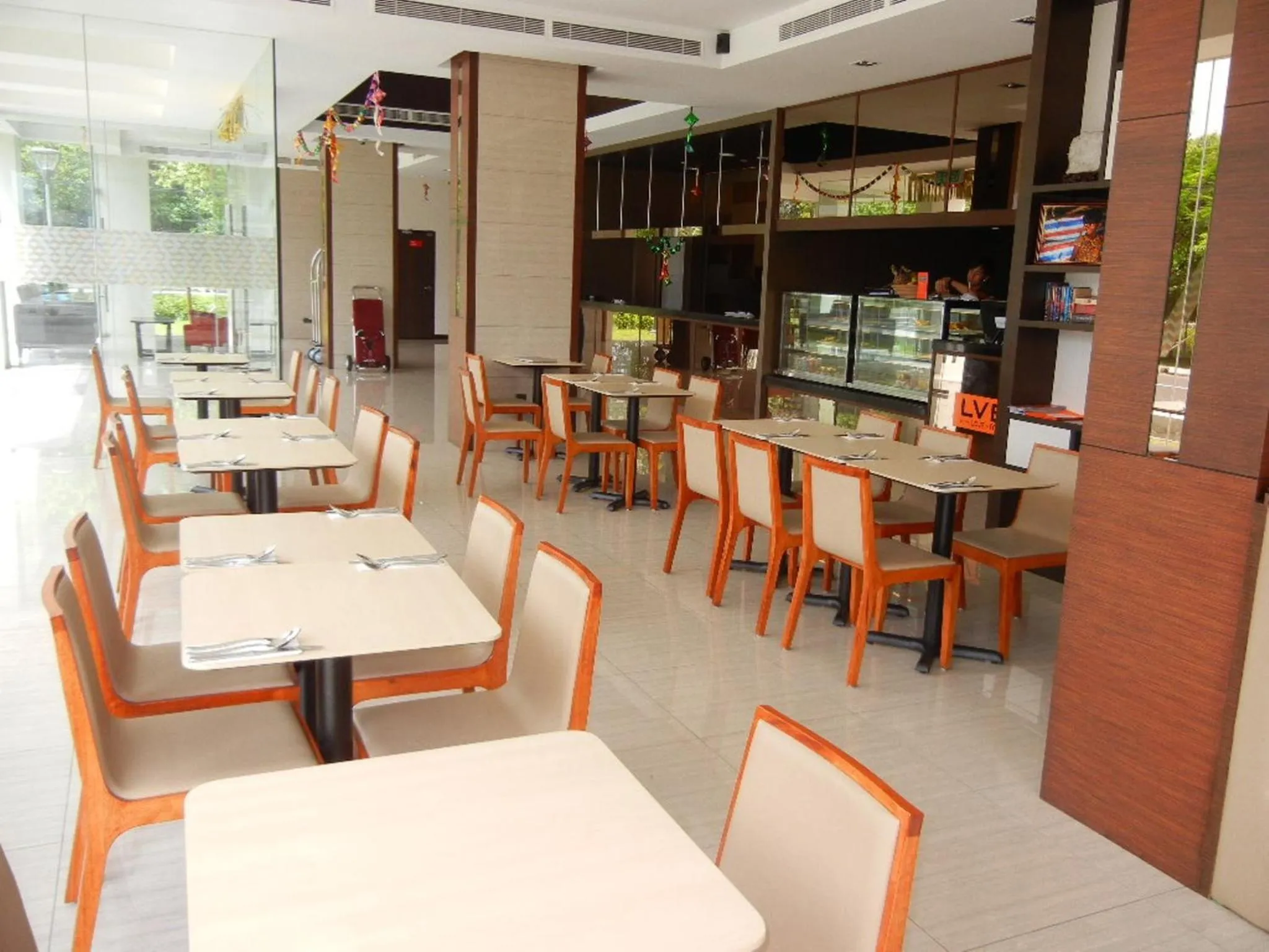 Restaurant/places to eat in C'haya Hotel