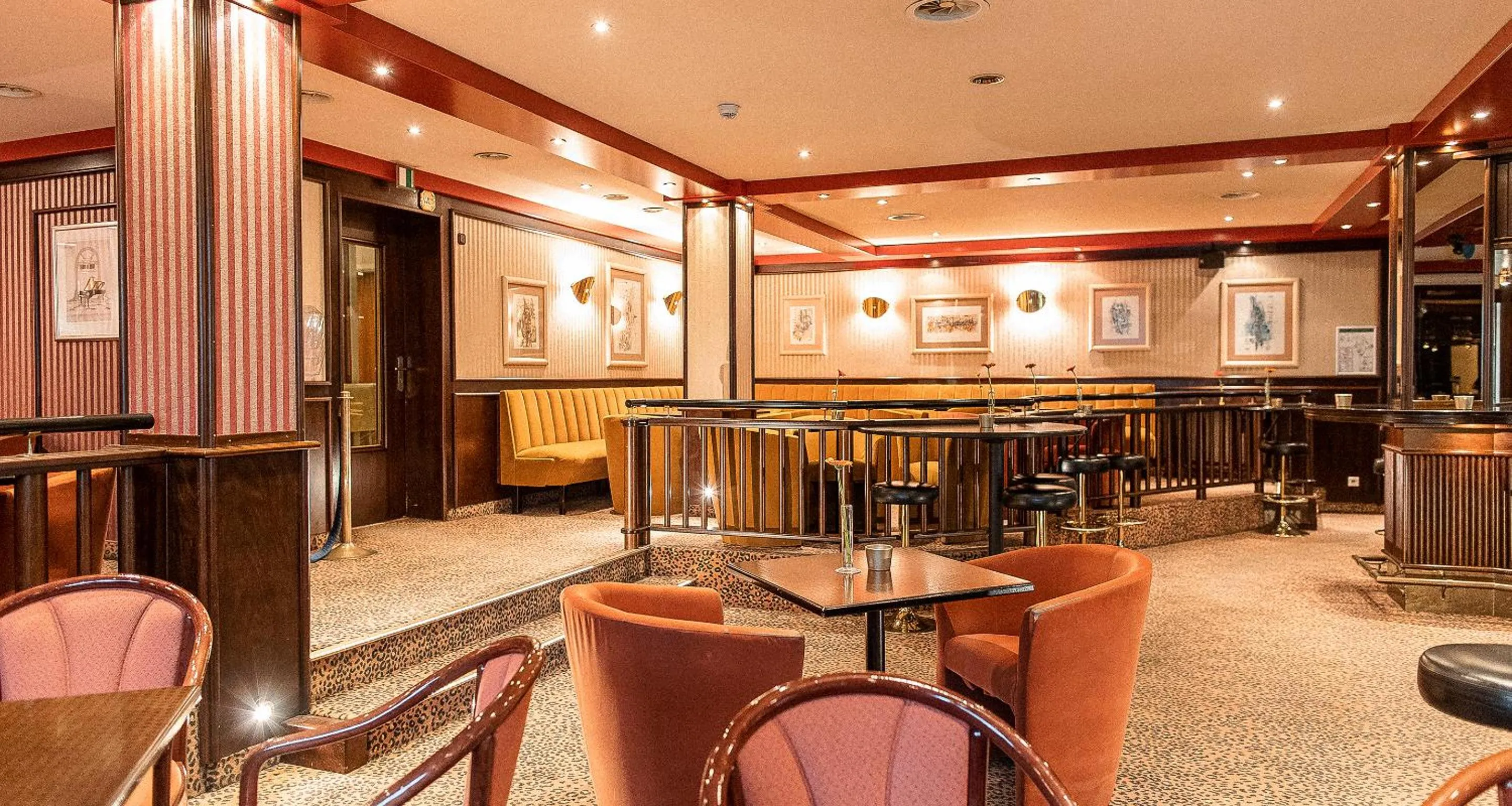 Lounge or bar in PLAZA Hotel Gelsenkirchen