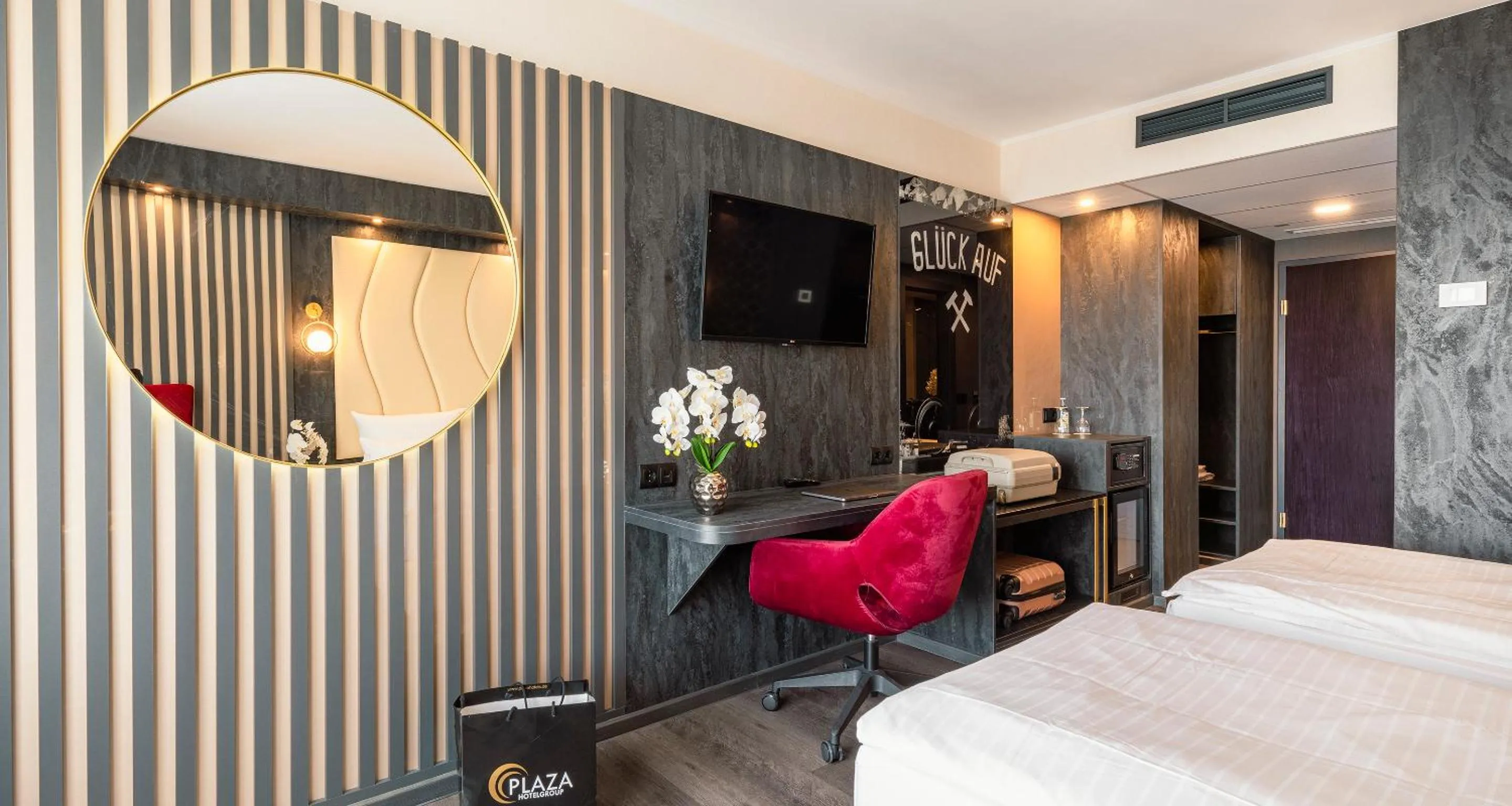 TV and multimedia, Bed in PLAZA Hotel Gelsenkirchen