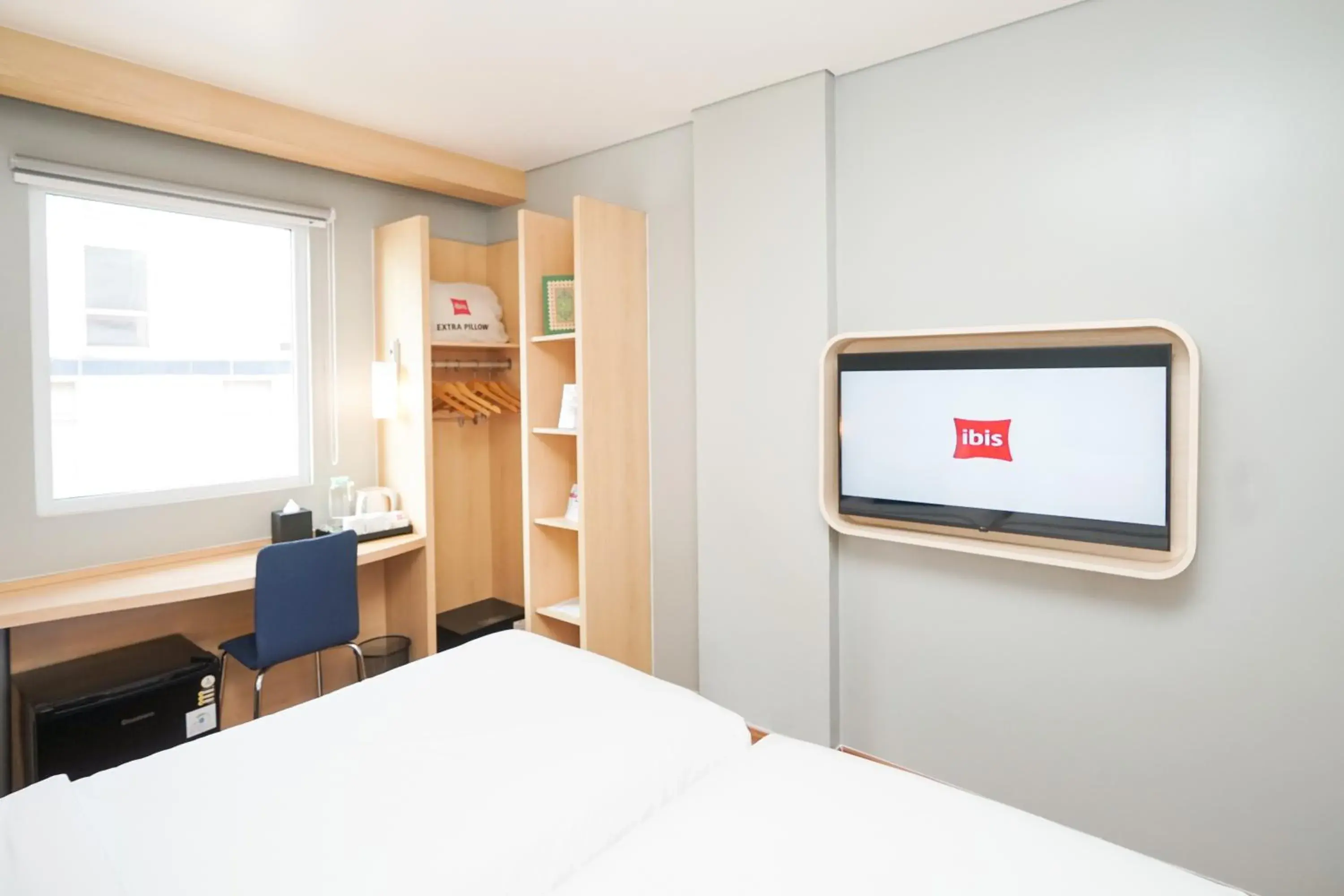 Standard Twin Room in Ibis Jakarta Senen Standard Twin Room in Ibis Jakarta Senen