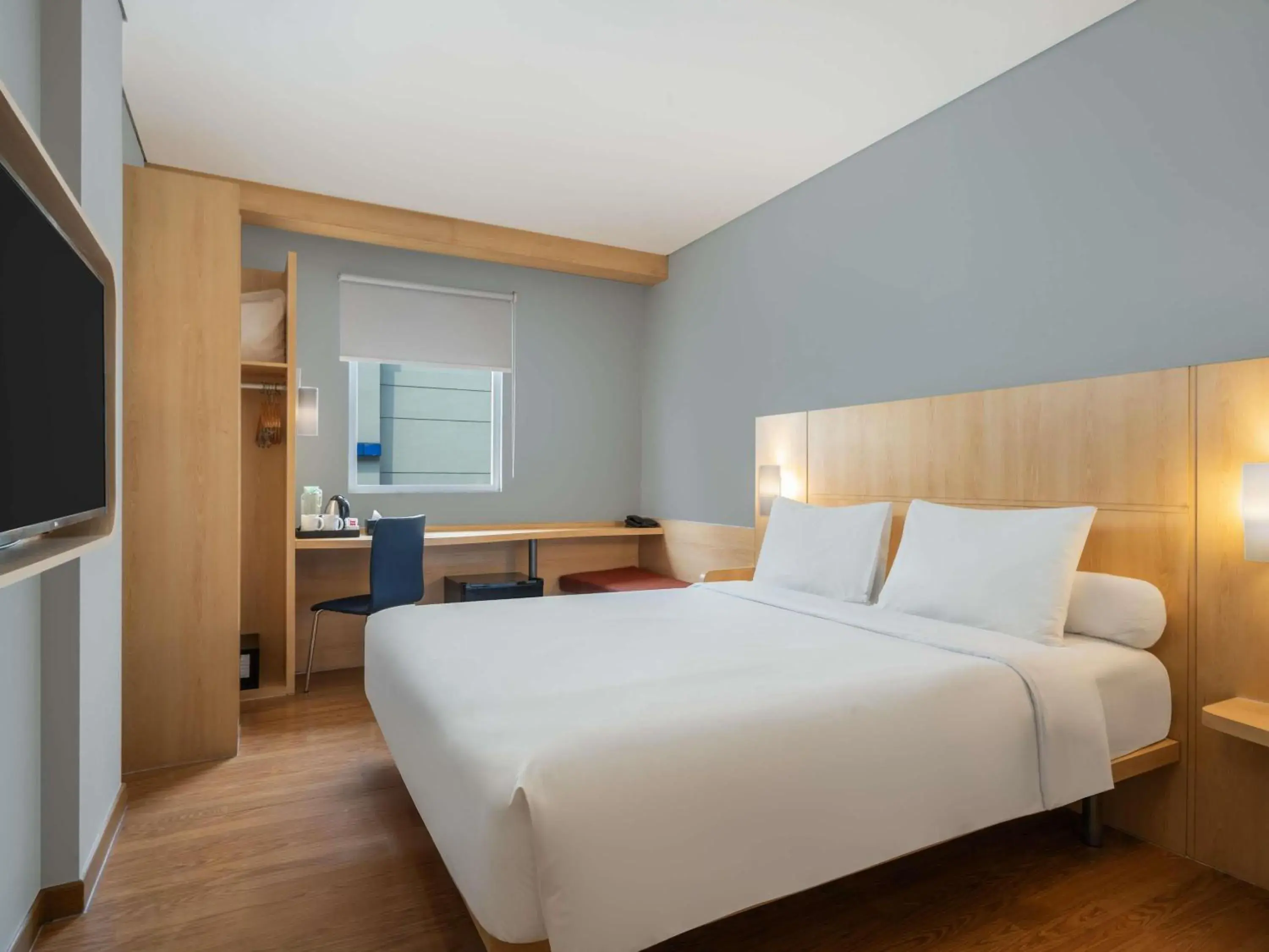 Standard Double Room in Ibis Jakarta Senen Standard Double Room in Ibis Jakarta Senen