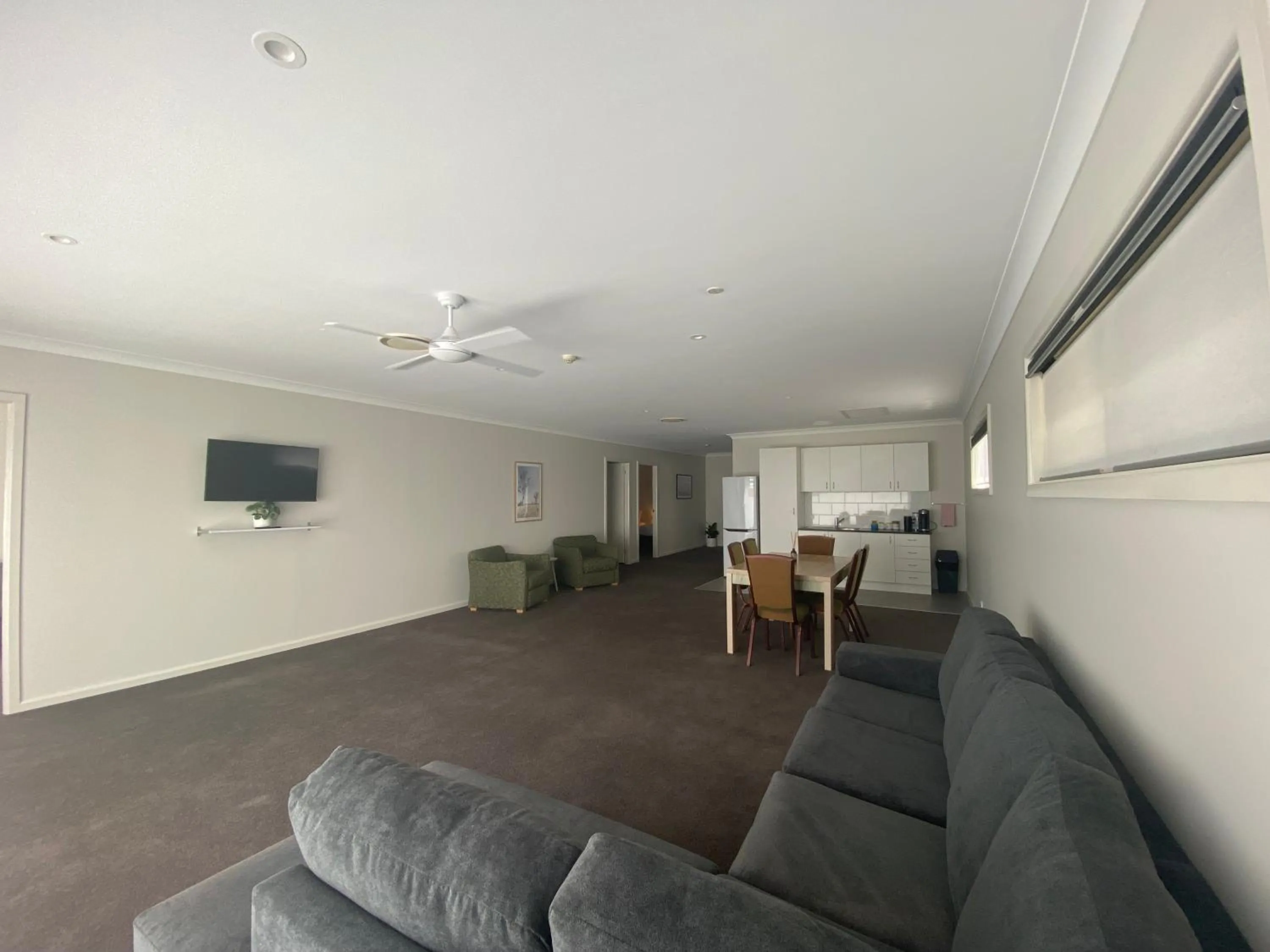 Living room in Timbertown Motel